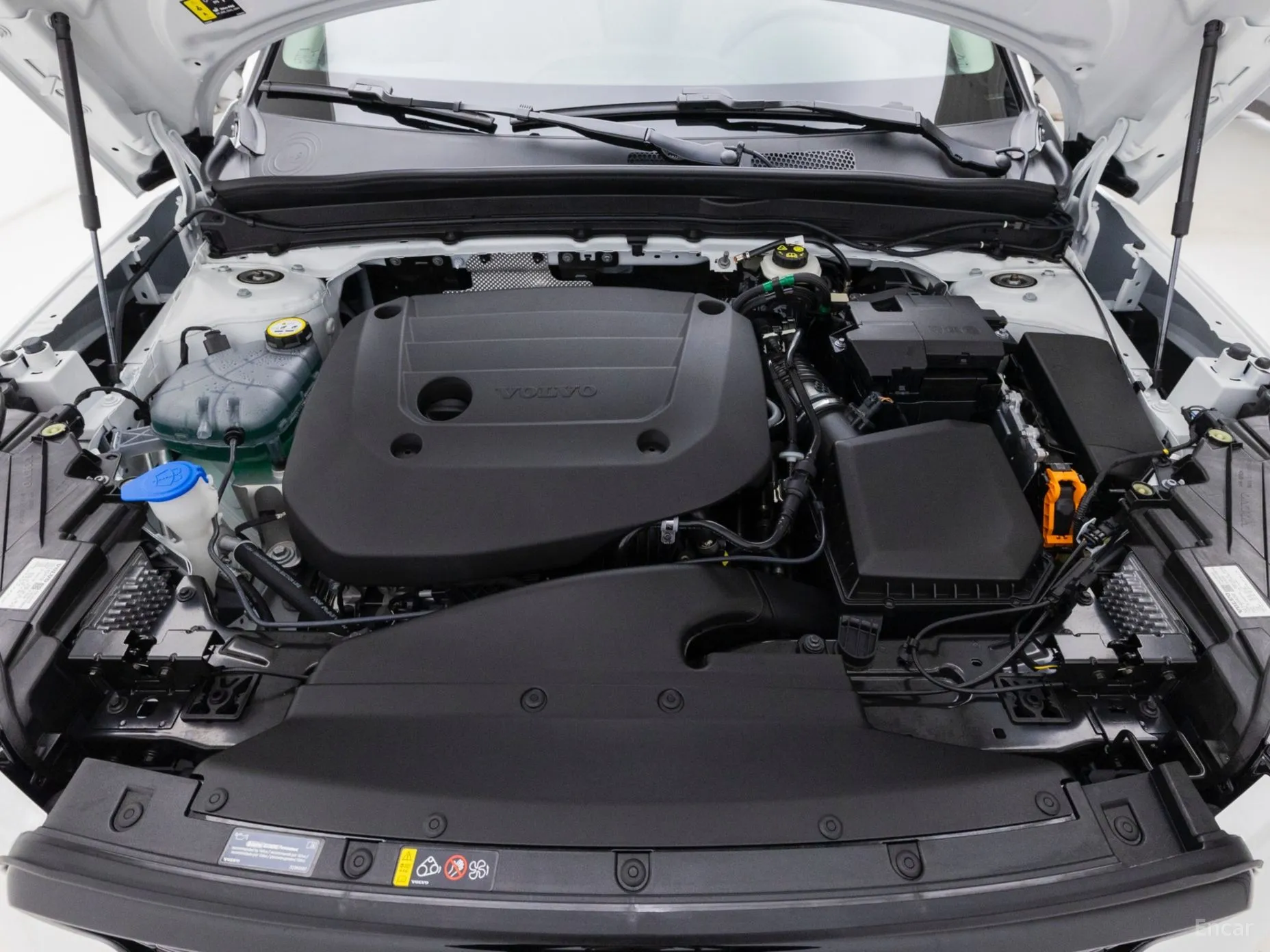 Volvo XC40 превью 6