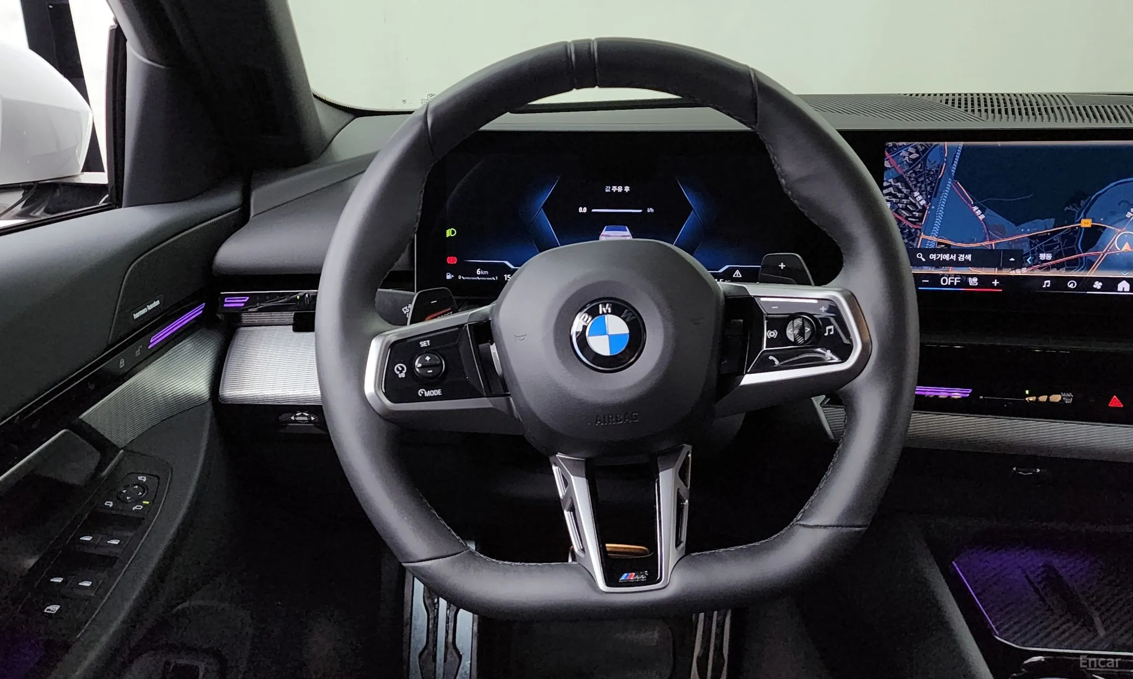 BMW 5 Series (G60) превью 13