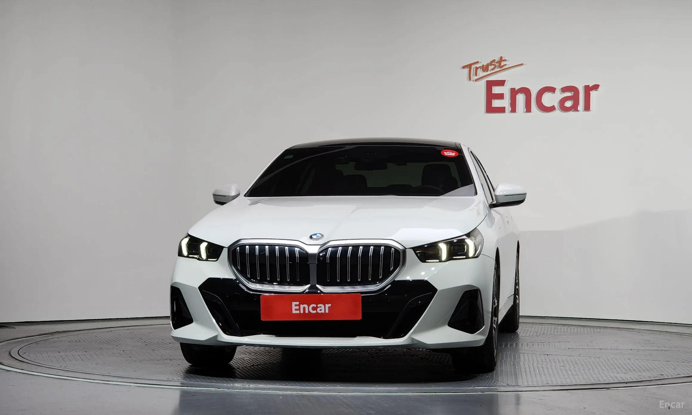 BMW 5 Series (G60) превью 3