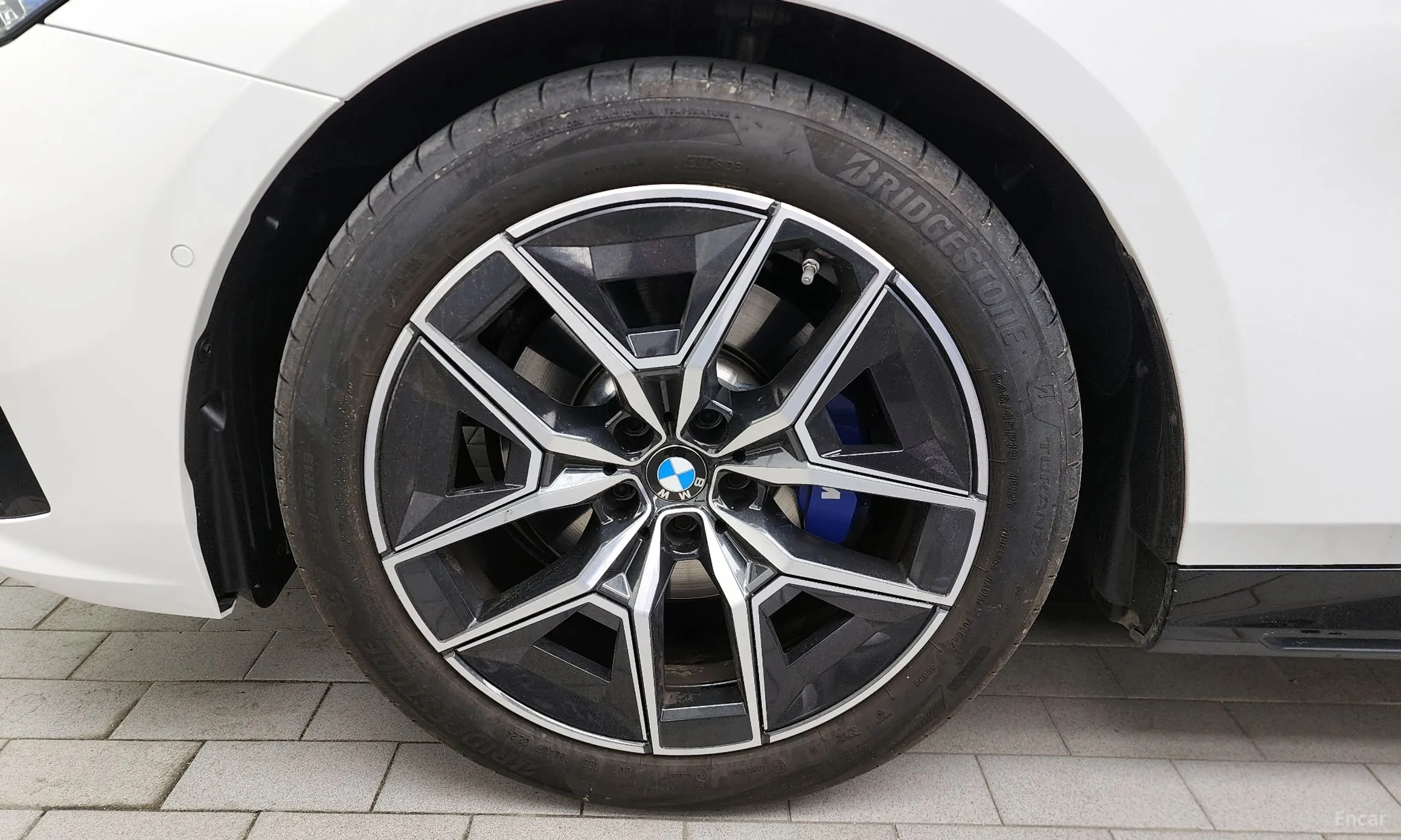 BMW 5 Series (G60) превью 5