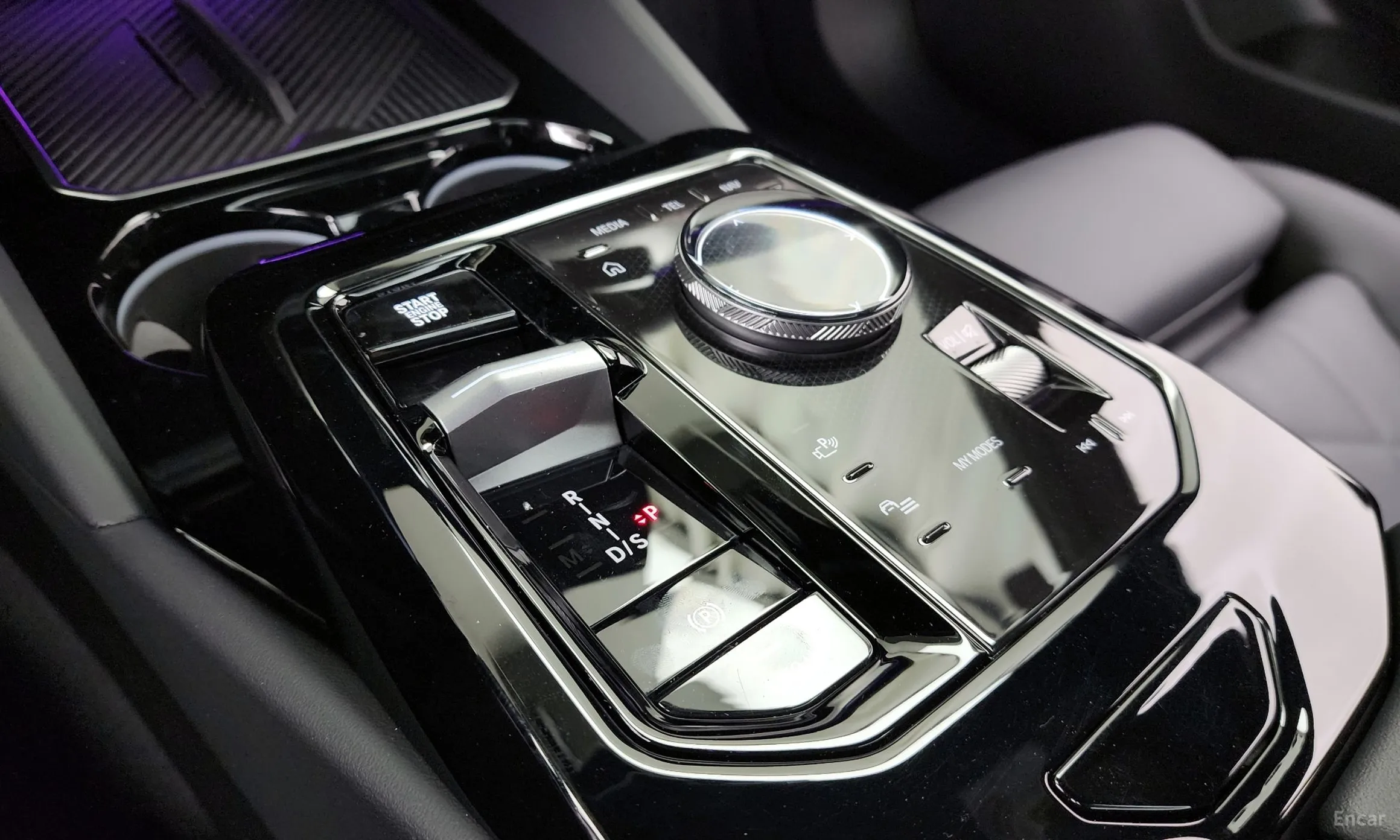 BMW 5 Series (G60) превью 9