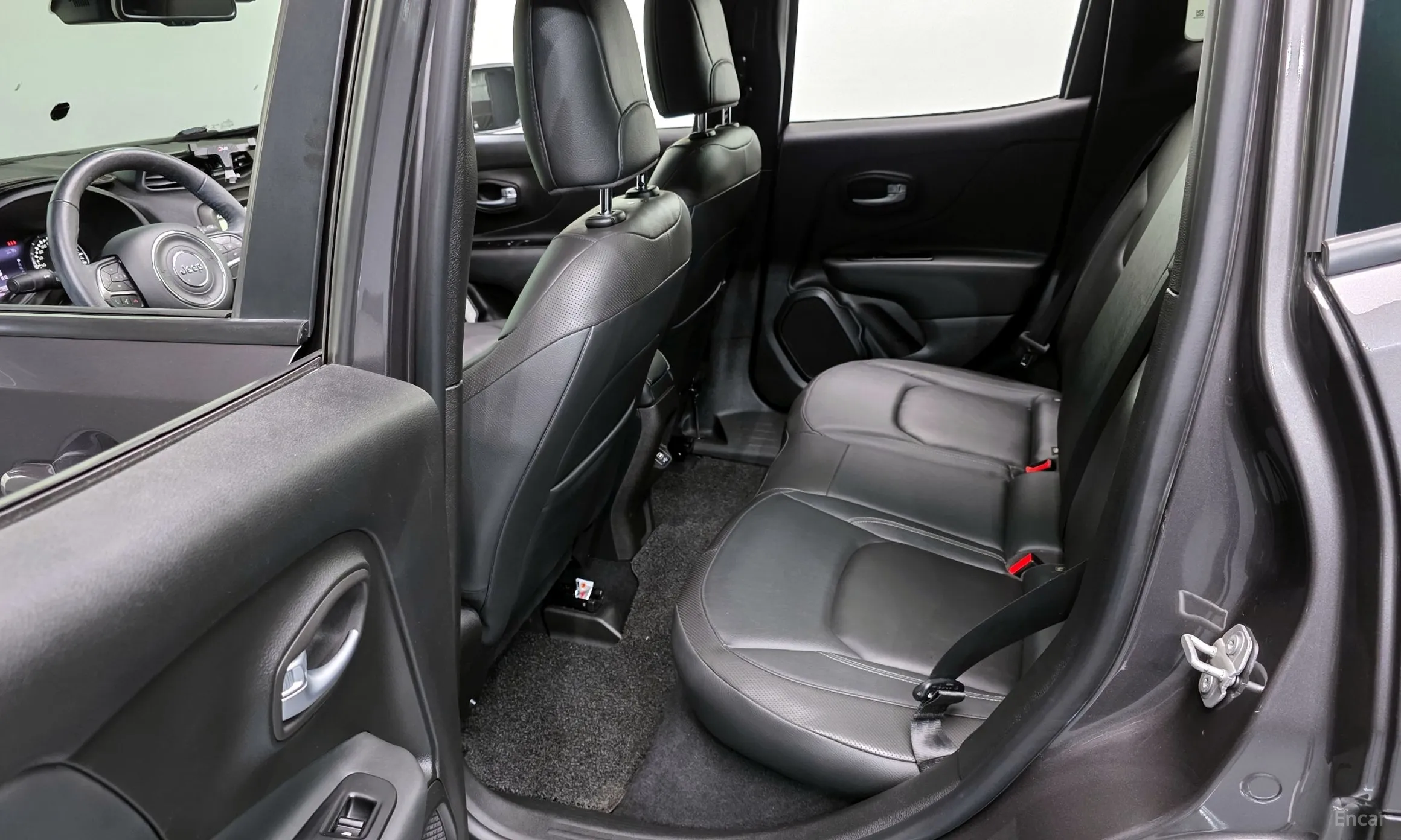 Jeep Renegade превью 12
