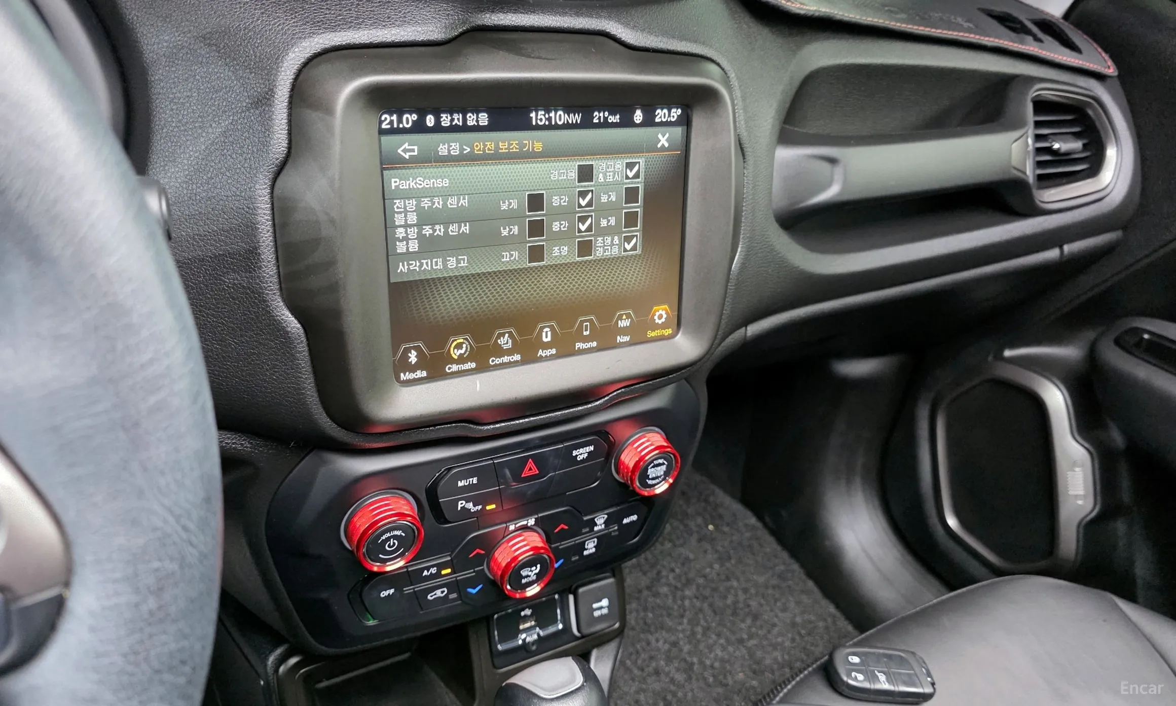 Jeep Renegade превью 15