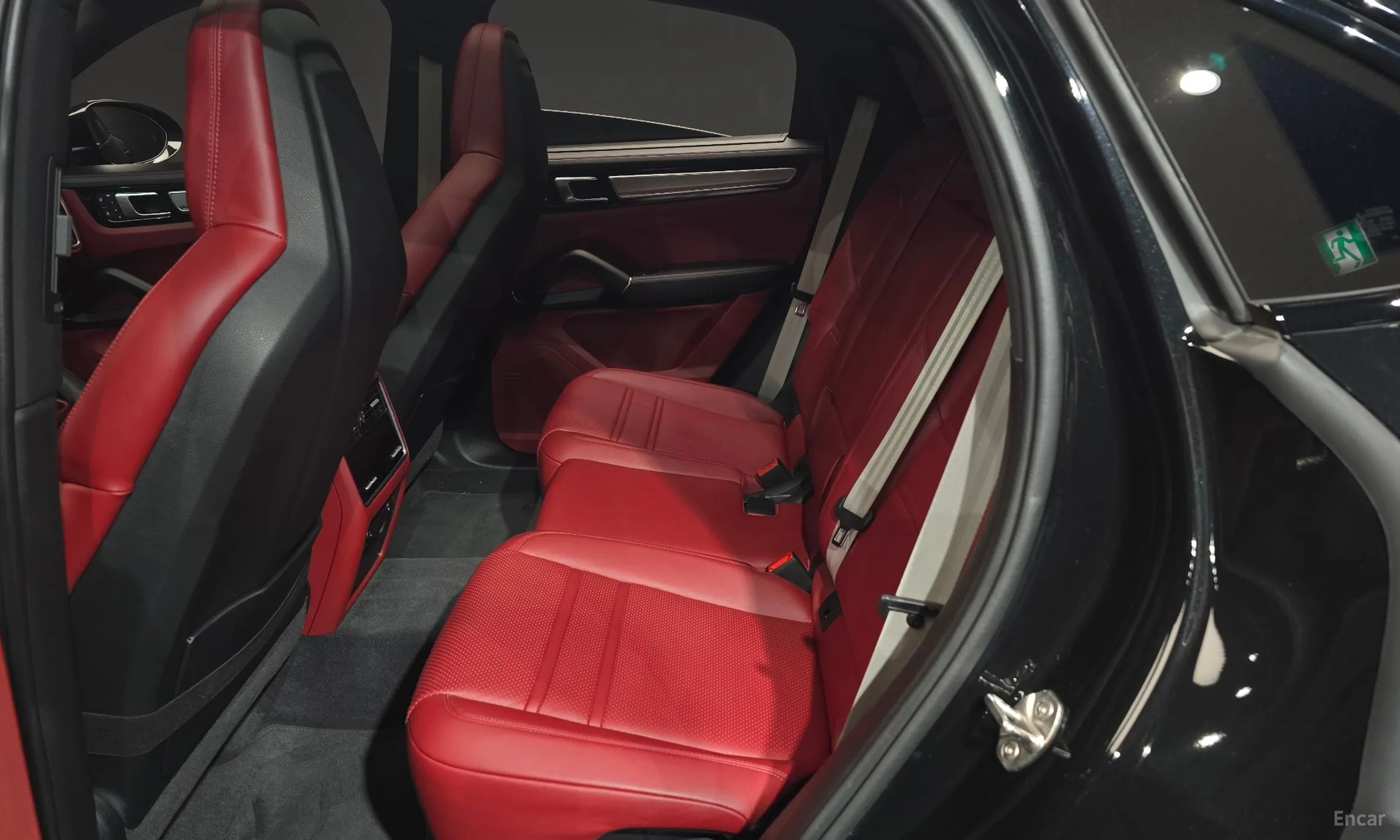 Porsche Cayenne (PO536) превью 11