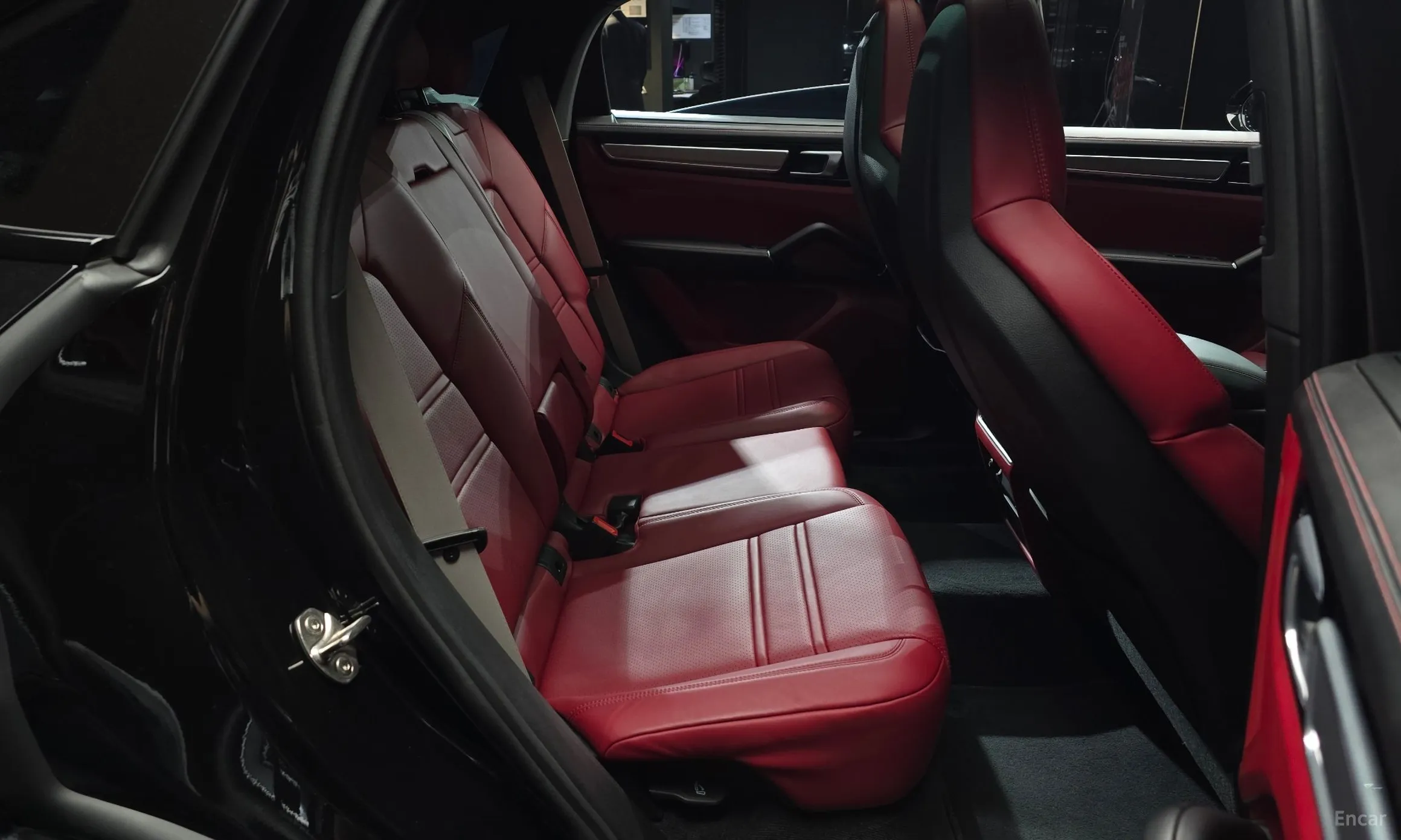 Porsche Cayenne (PO536) превью 12