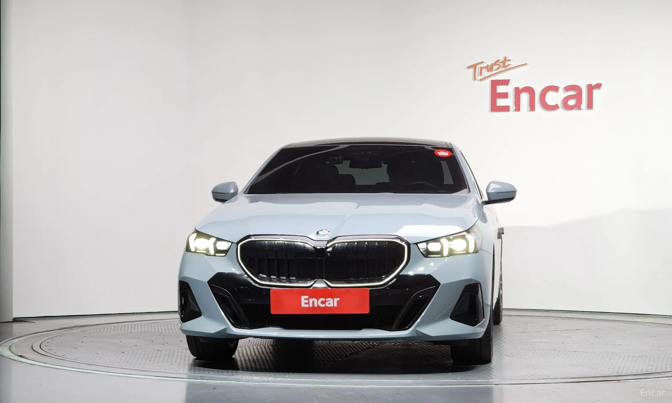 BMW 5 Series (G60) превью 3
