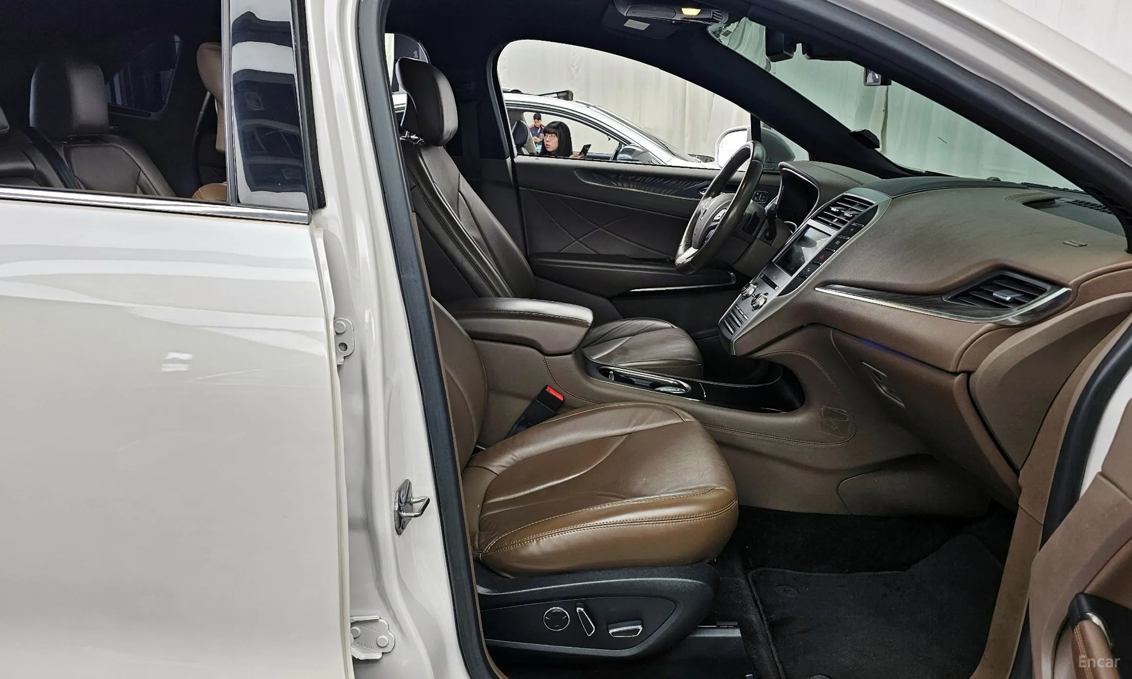 Lincoln MKC превью 11