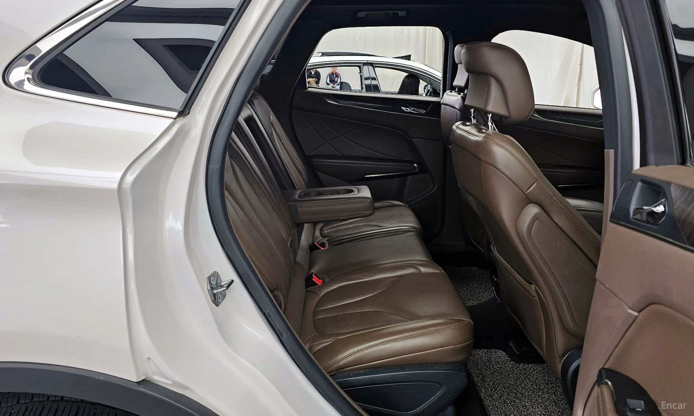 Lincoln MKC превью 12