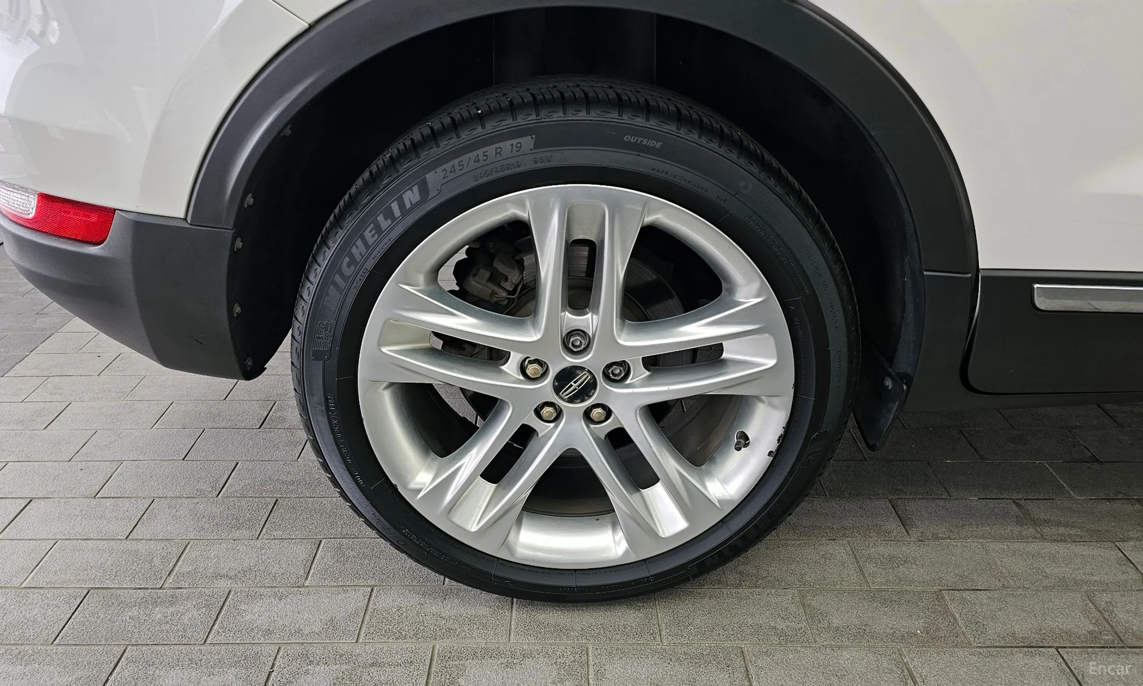 Lincoln MKC превью 5