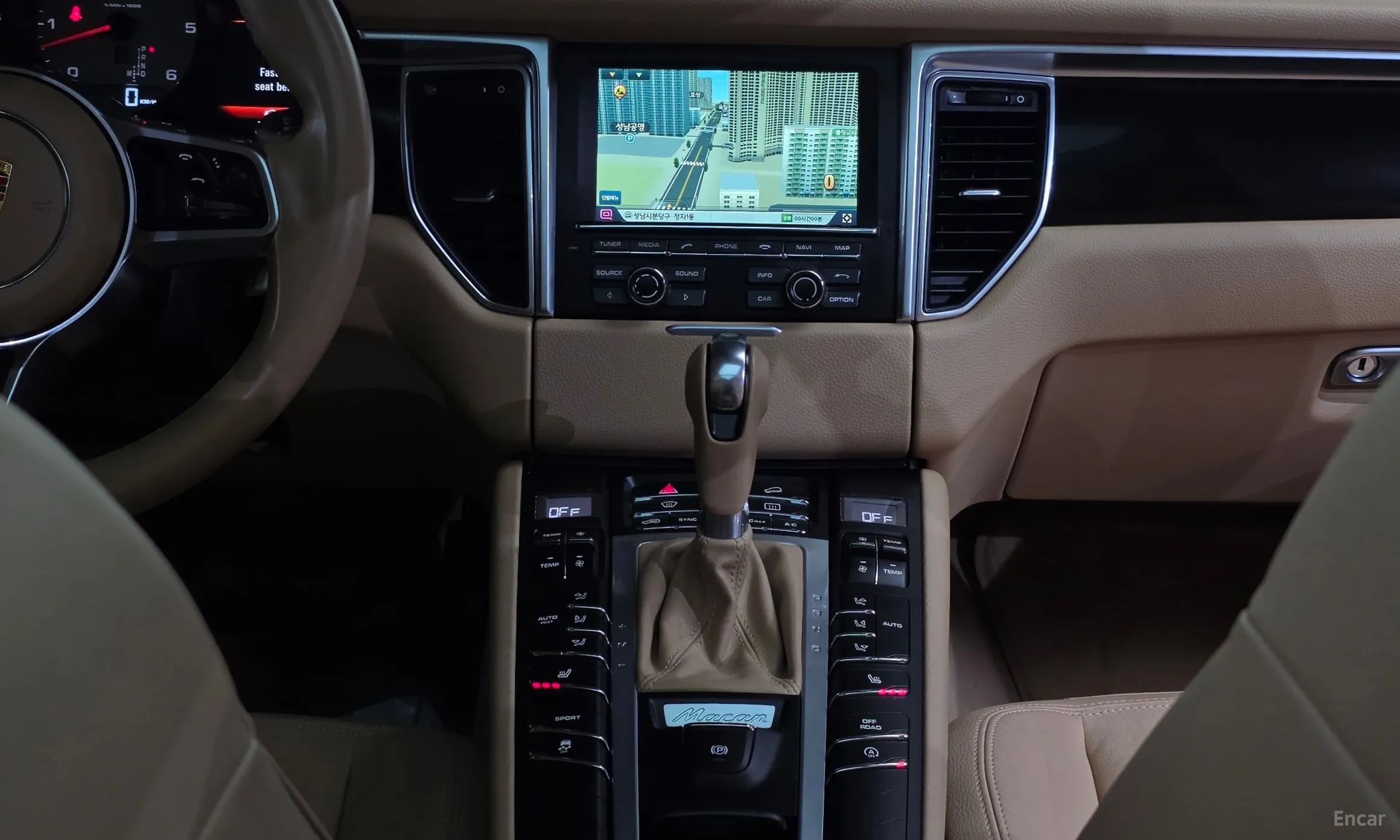 Porsche Macan превью 12
