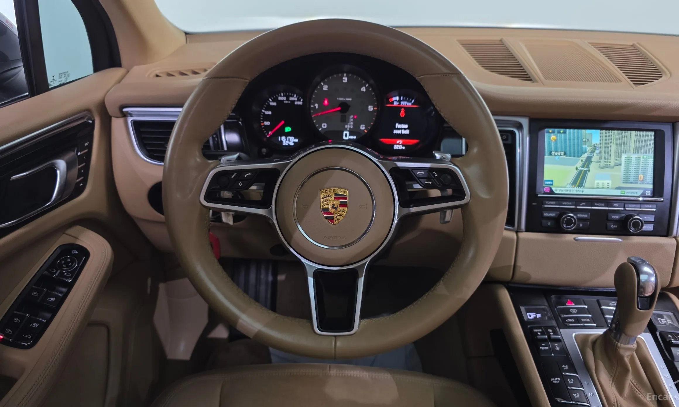 Porsche Macan превью 13