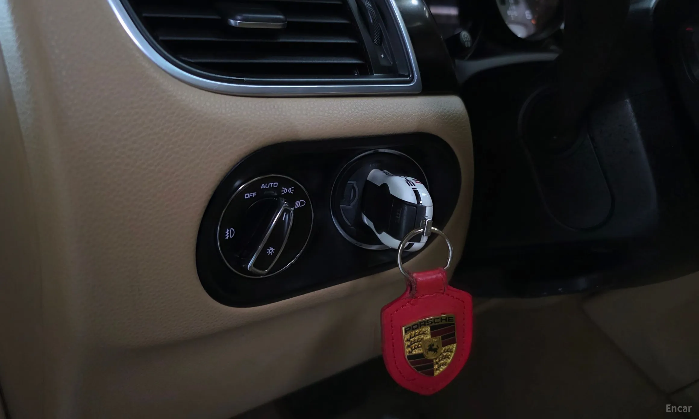 Porsche Macan превью 17