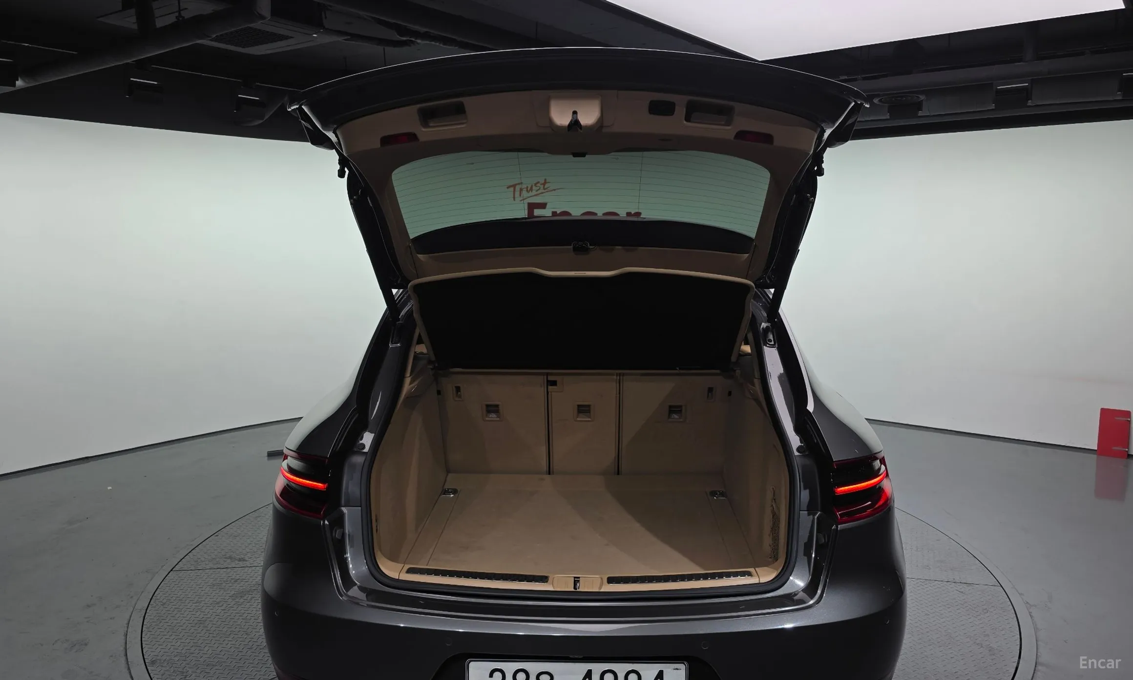 Porsche Macan превью 20