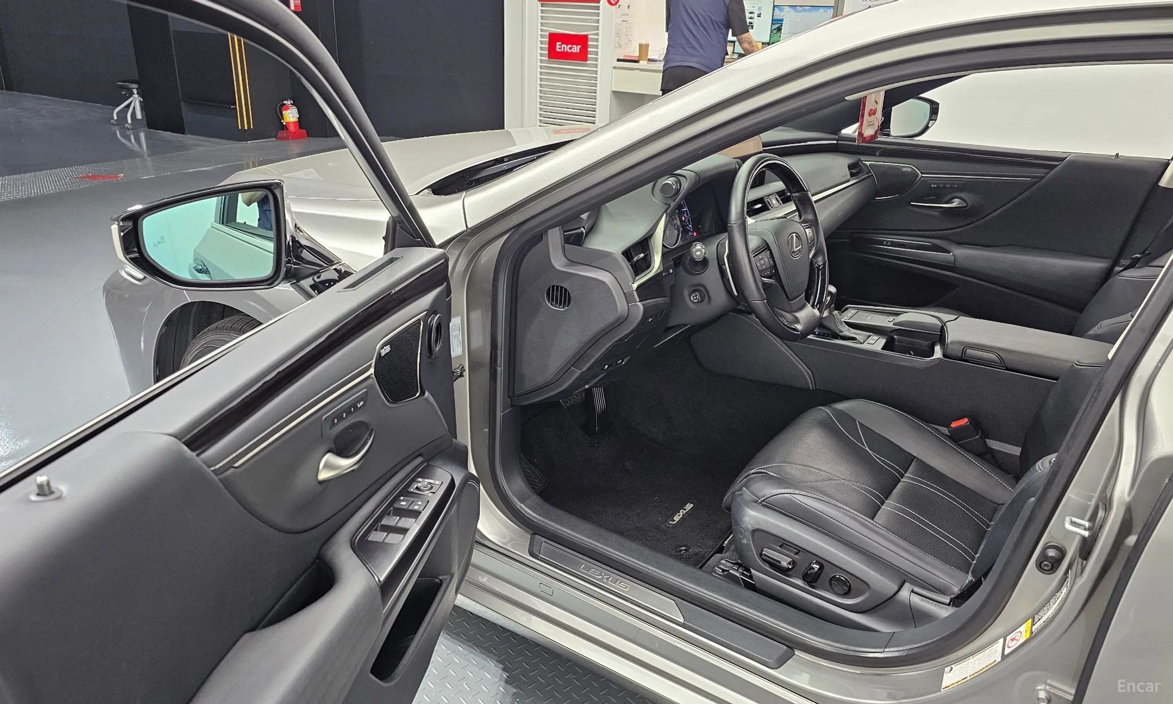 Lexus ES300h 7th Generation превью 10