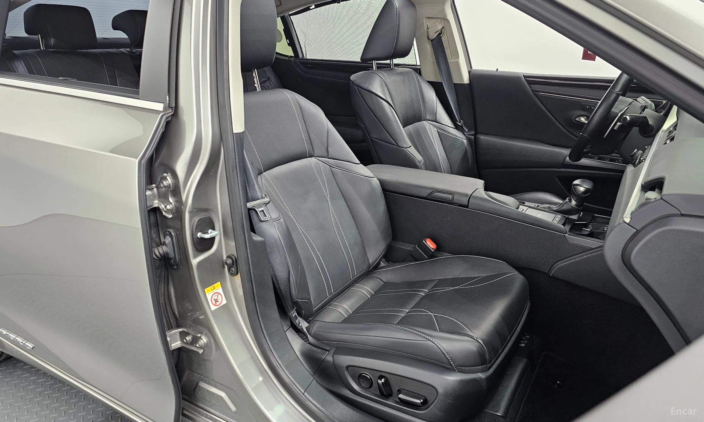 Lexus ES300h 7th Generation превью 12