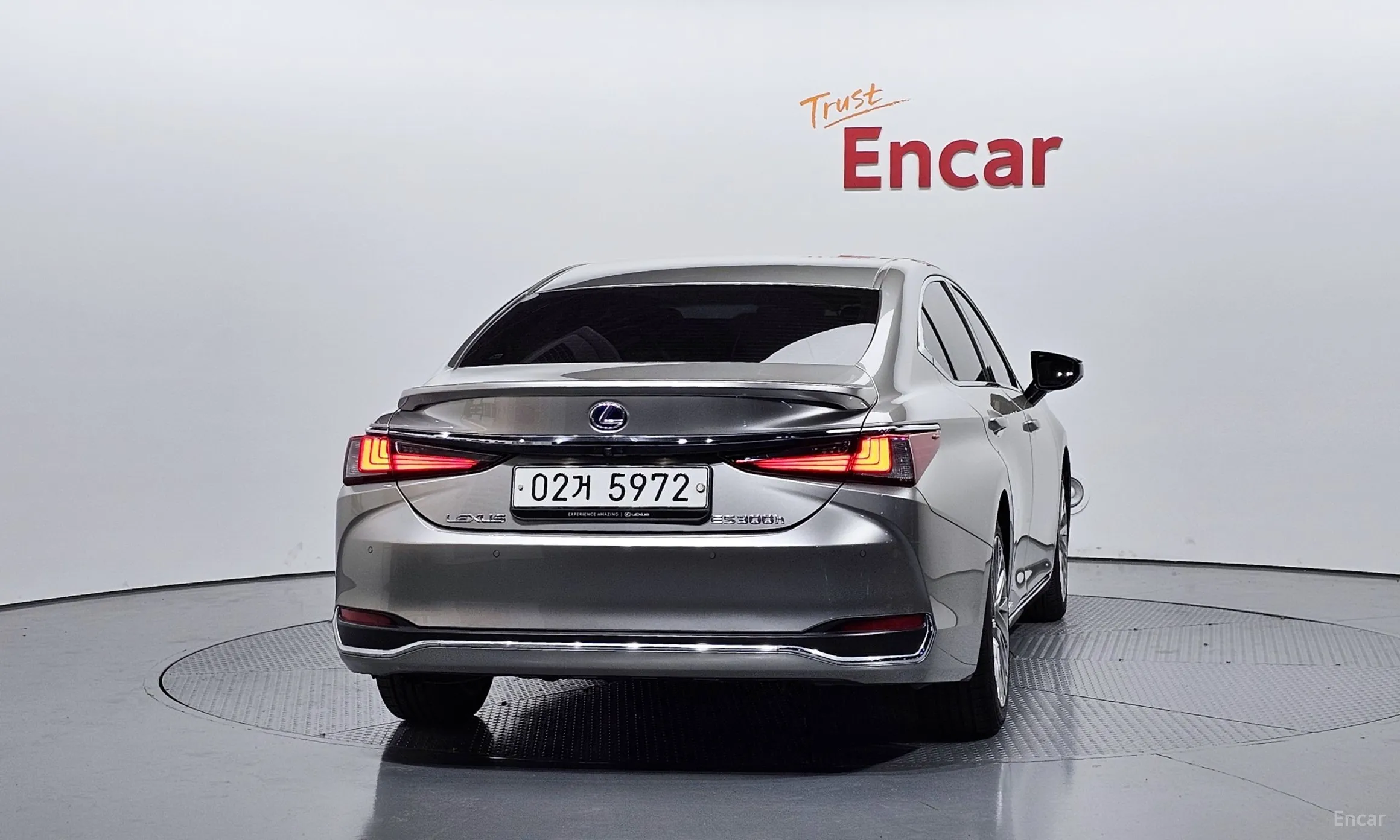 Lexus ES300h 7th Generation превью 4