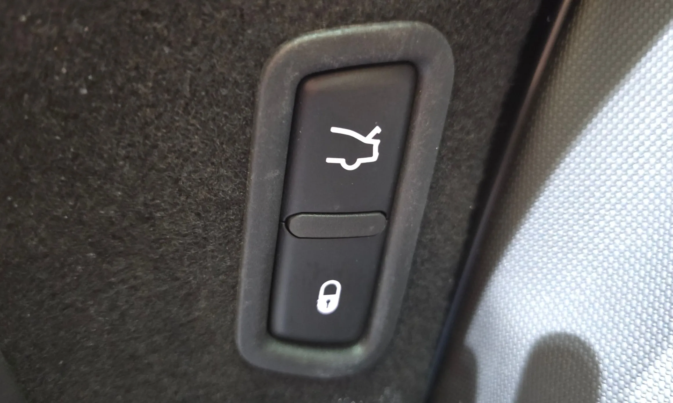 Maserati Levante превью 20