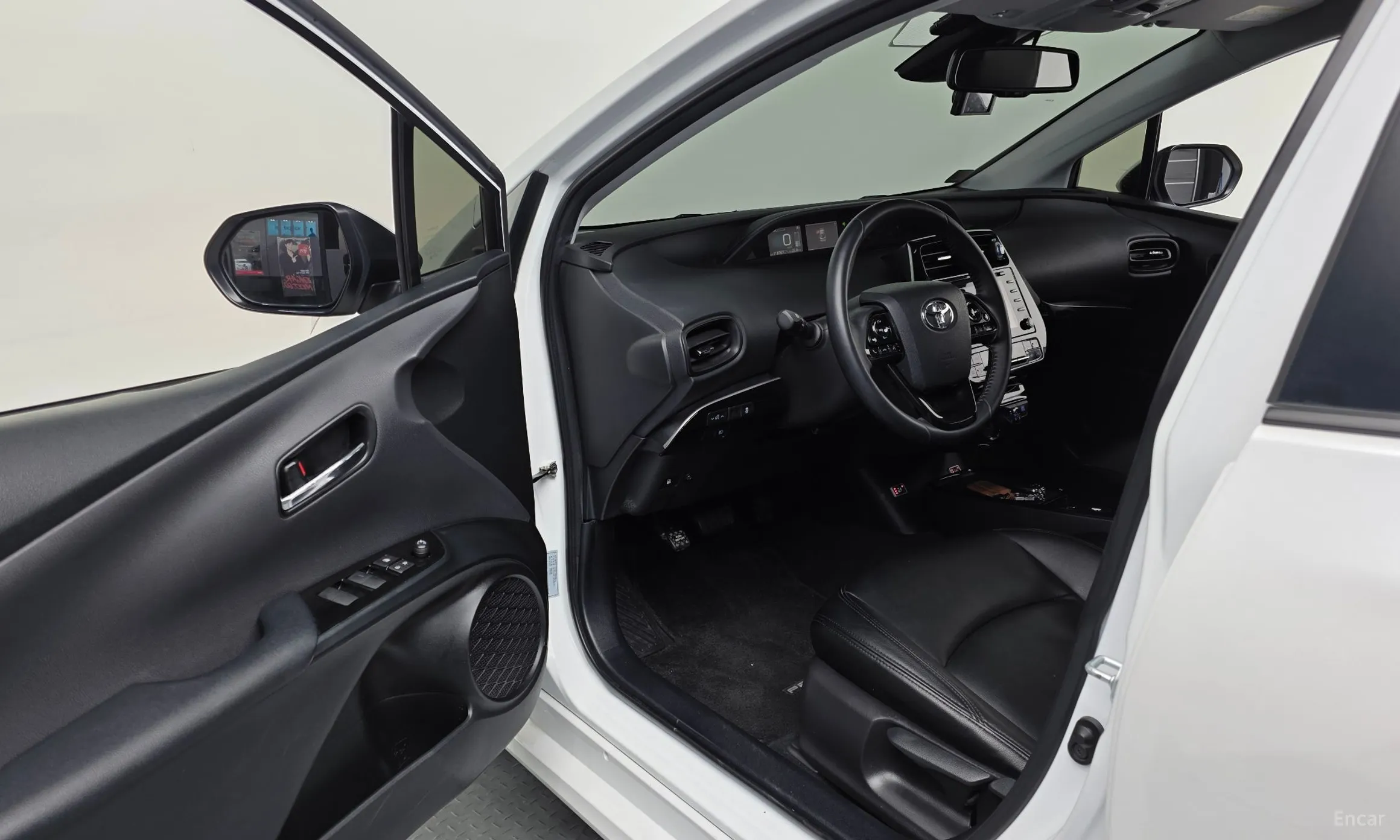 Toyota Prius 4th Generation превью 10