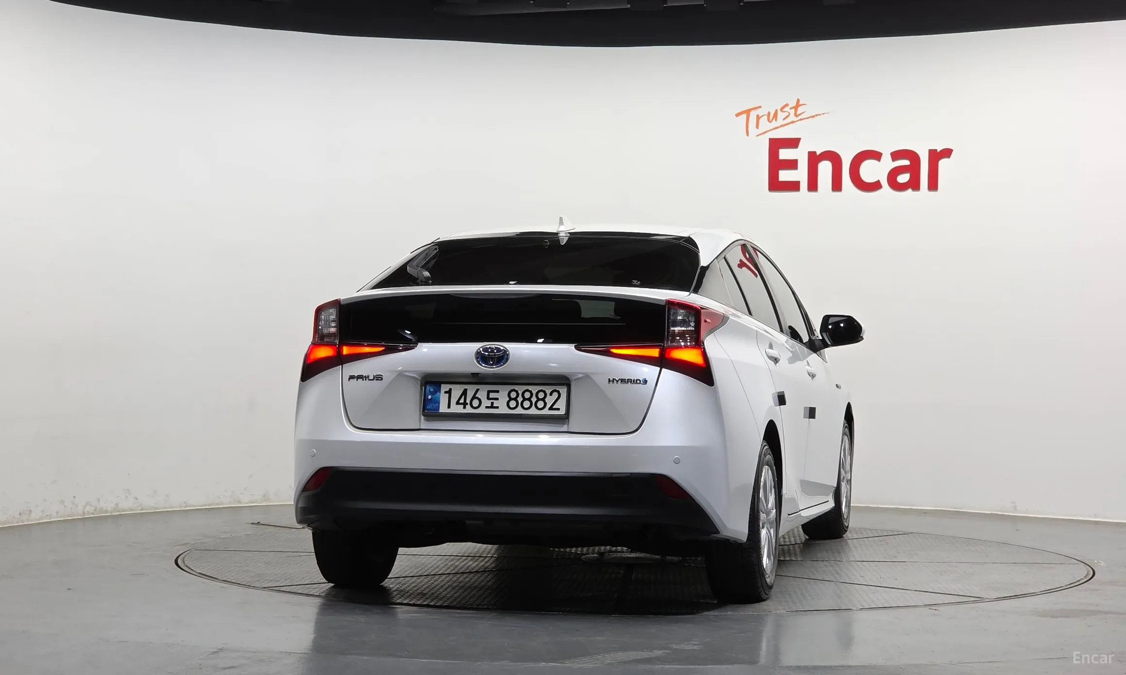 Toyota Prius 4th Generation превью 4