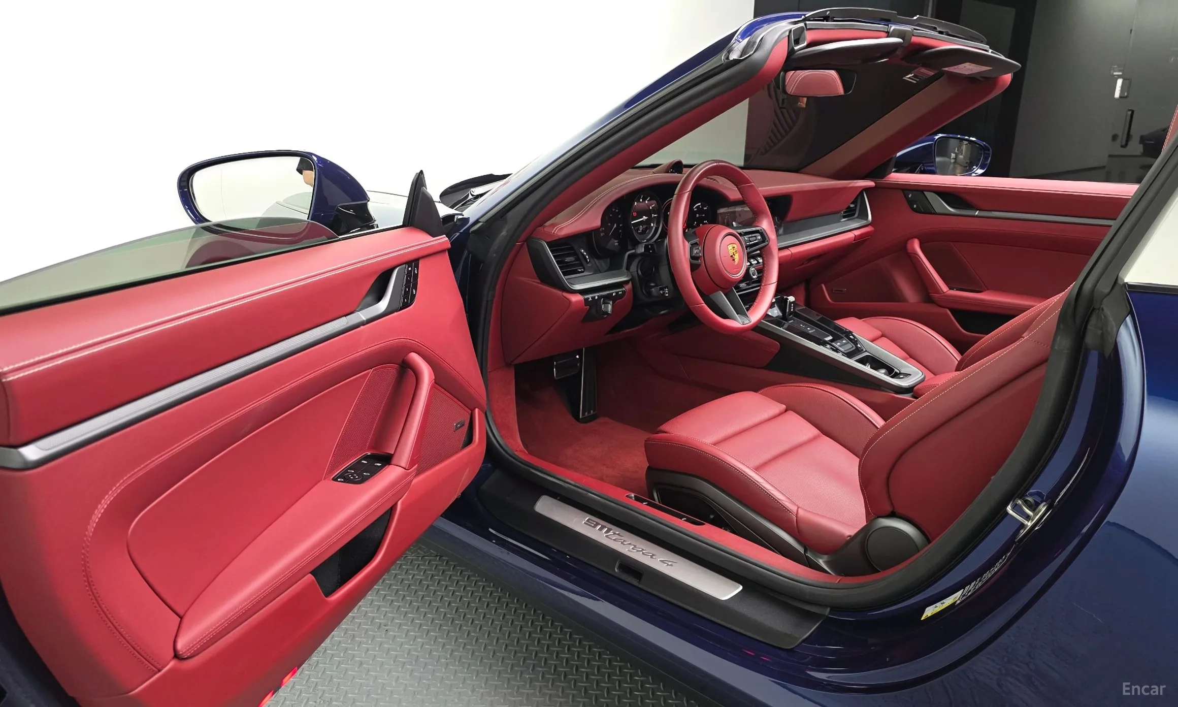 Porsche 911 (992) превью 10