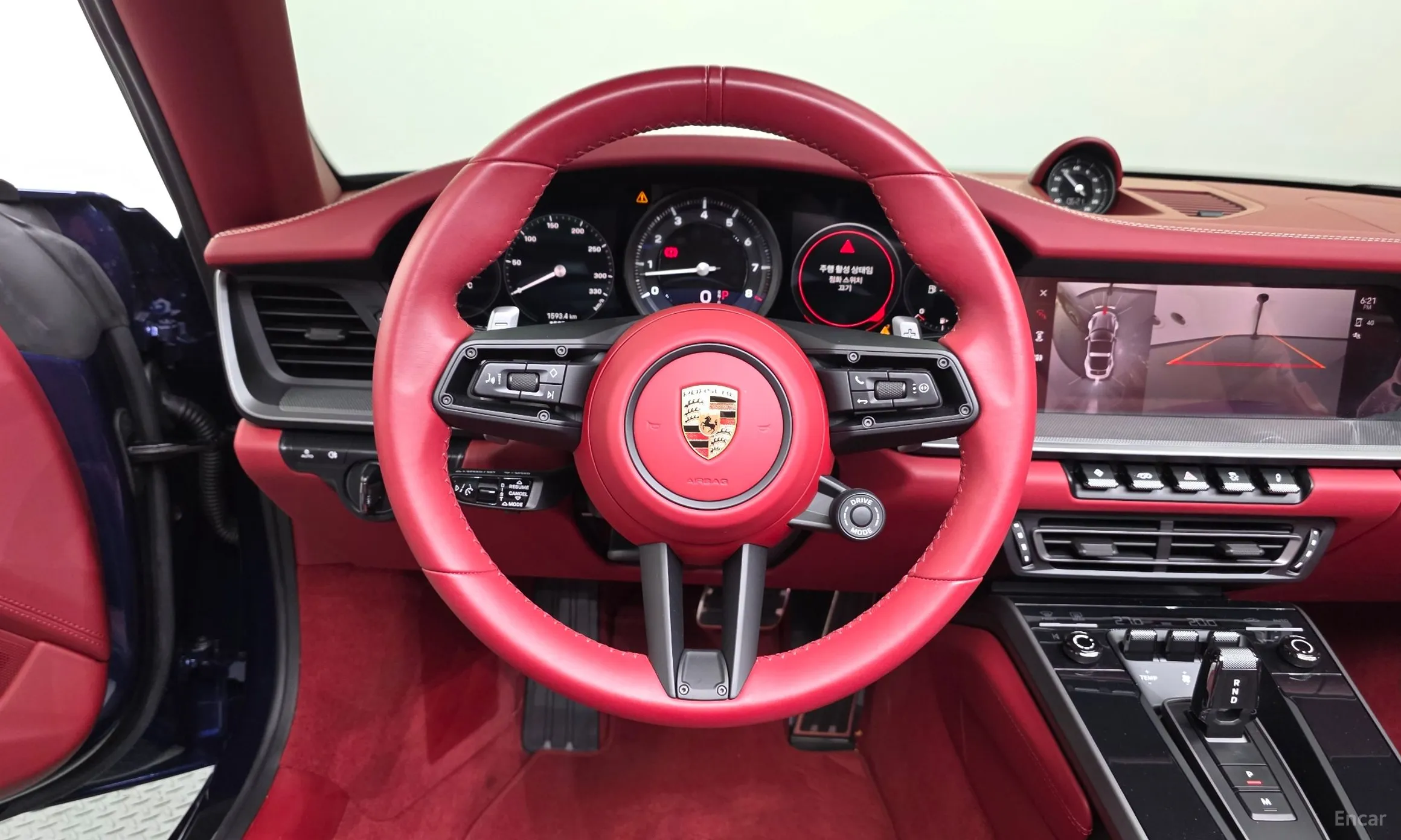 Porsche 911 (992) превью 13