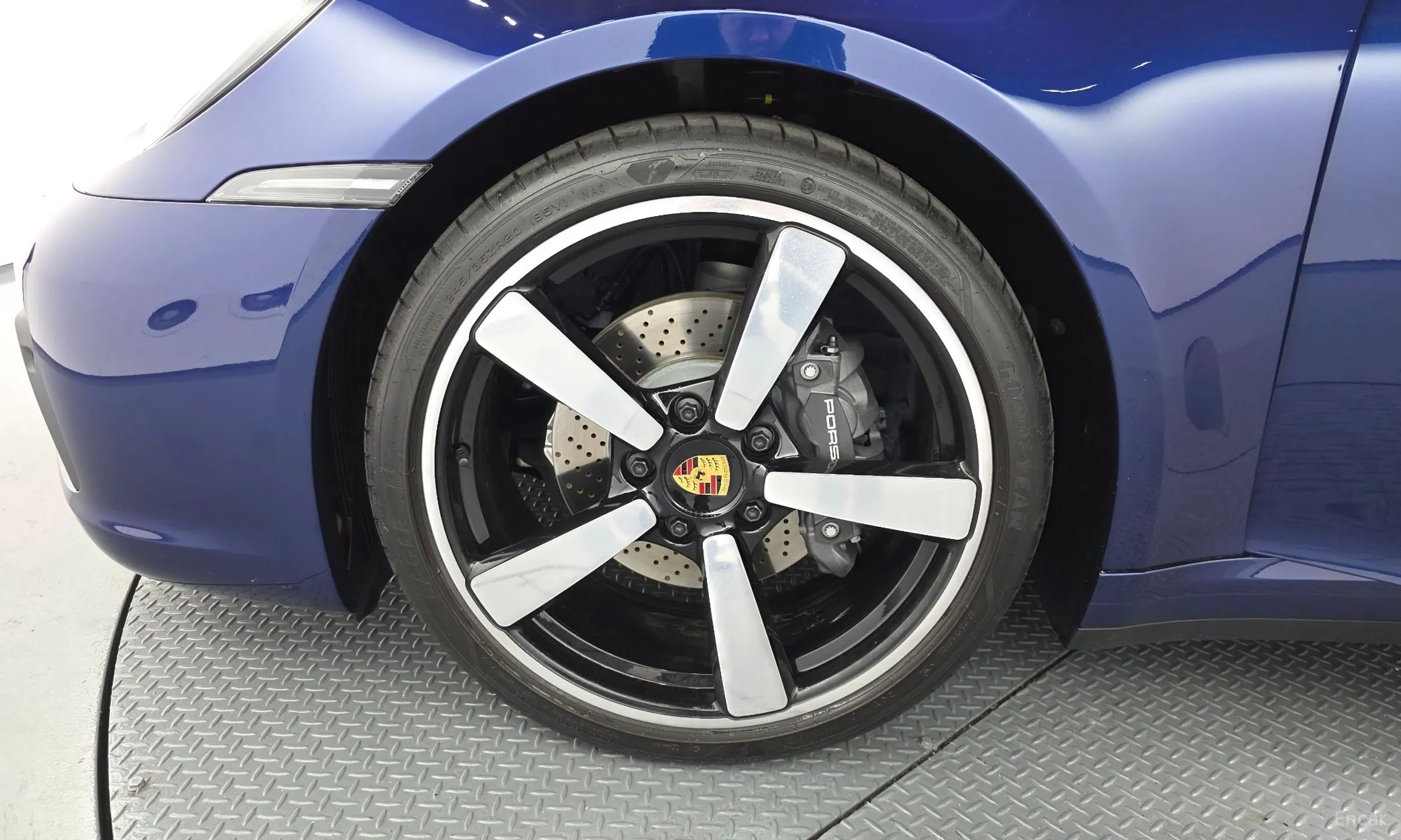Porsche 911 (992) превью 5