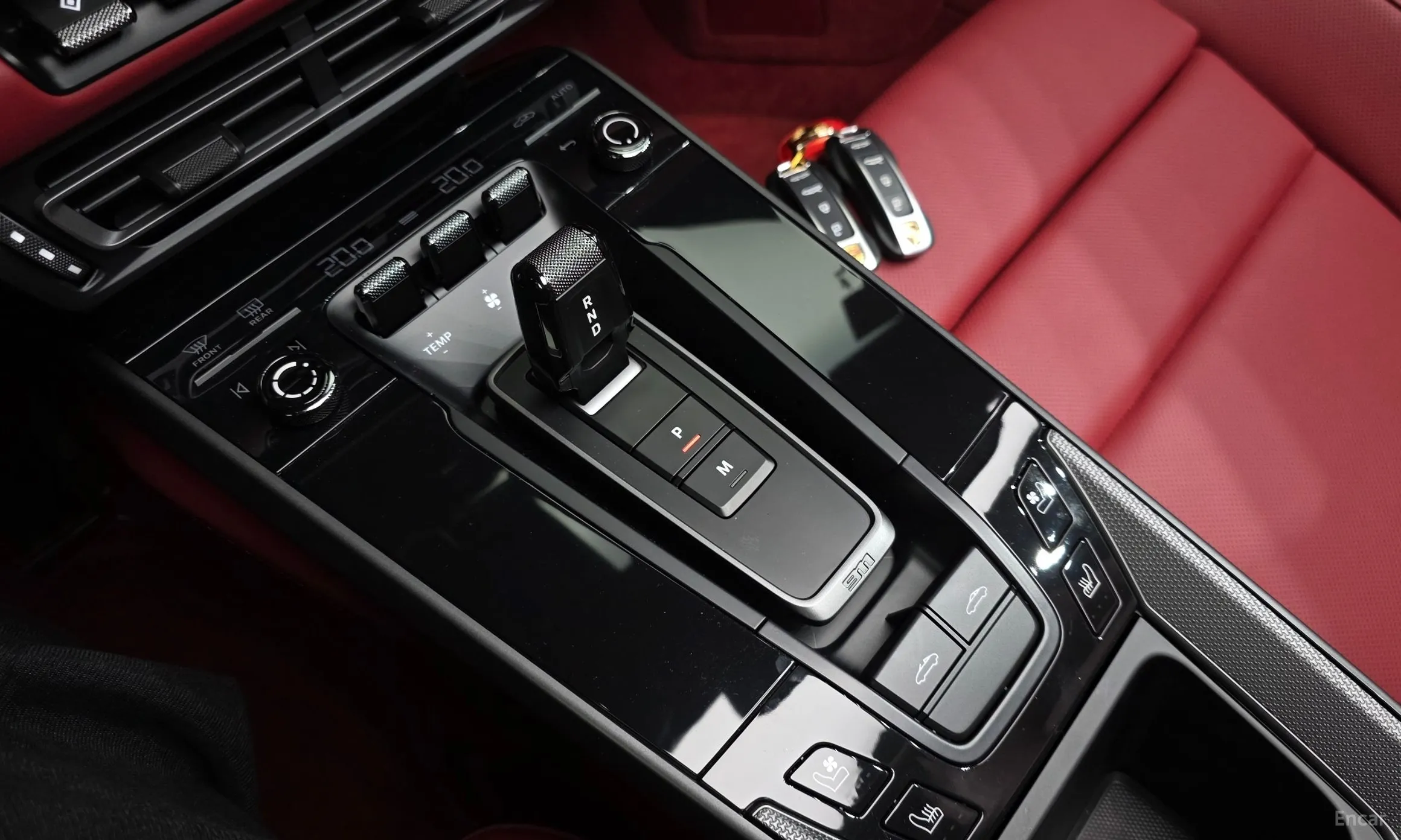 Porsche 911 (992) превью 9