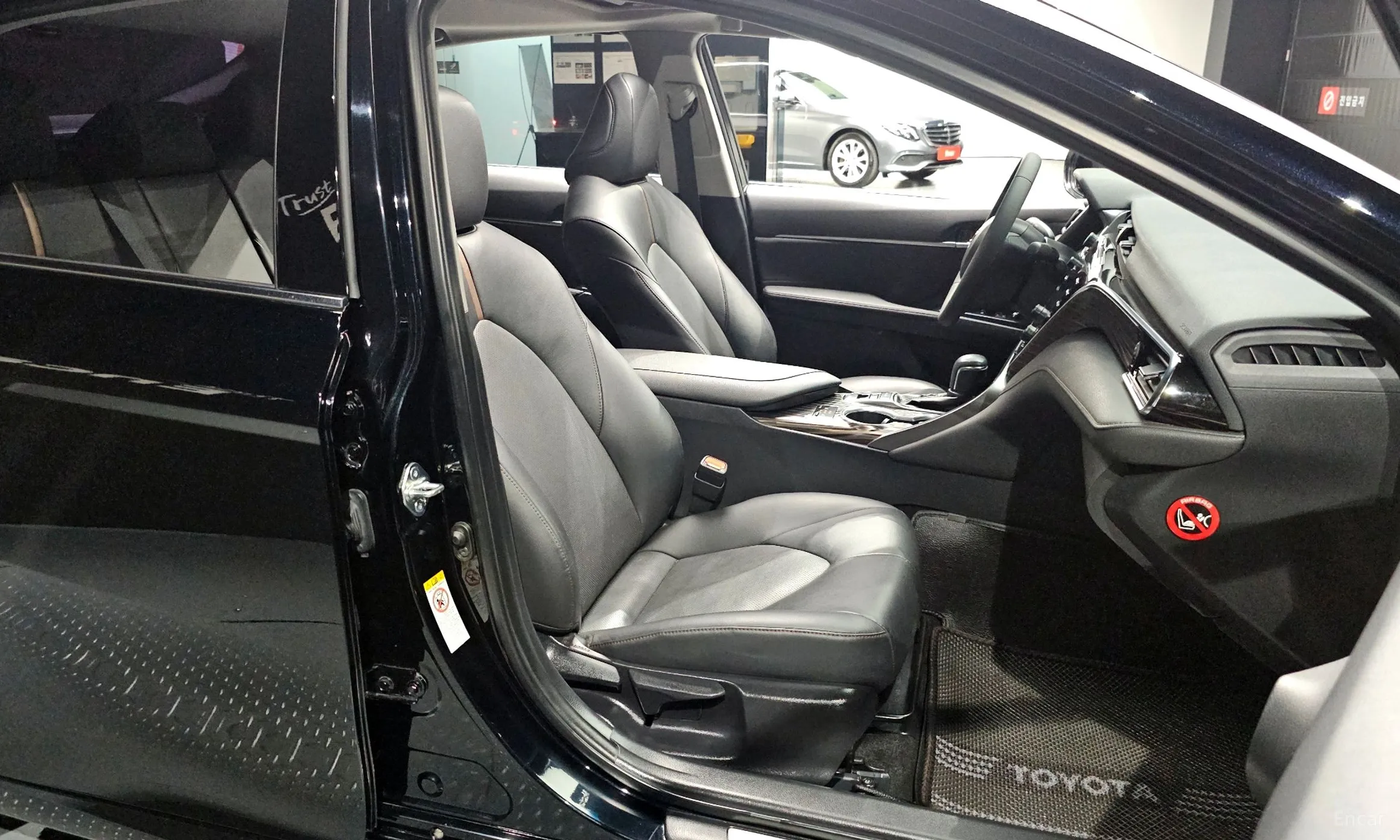 Toyota Camry (XV70) превью 12