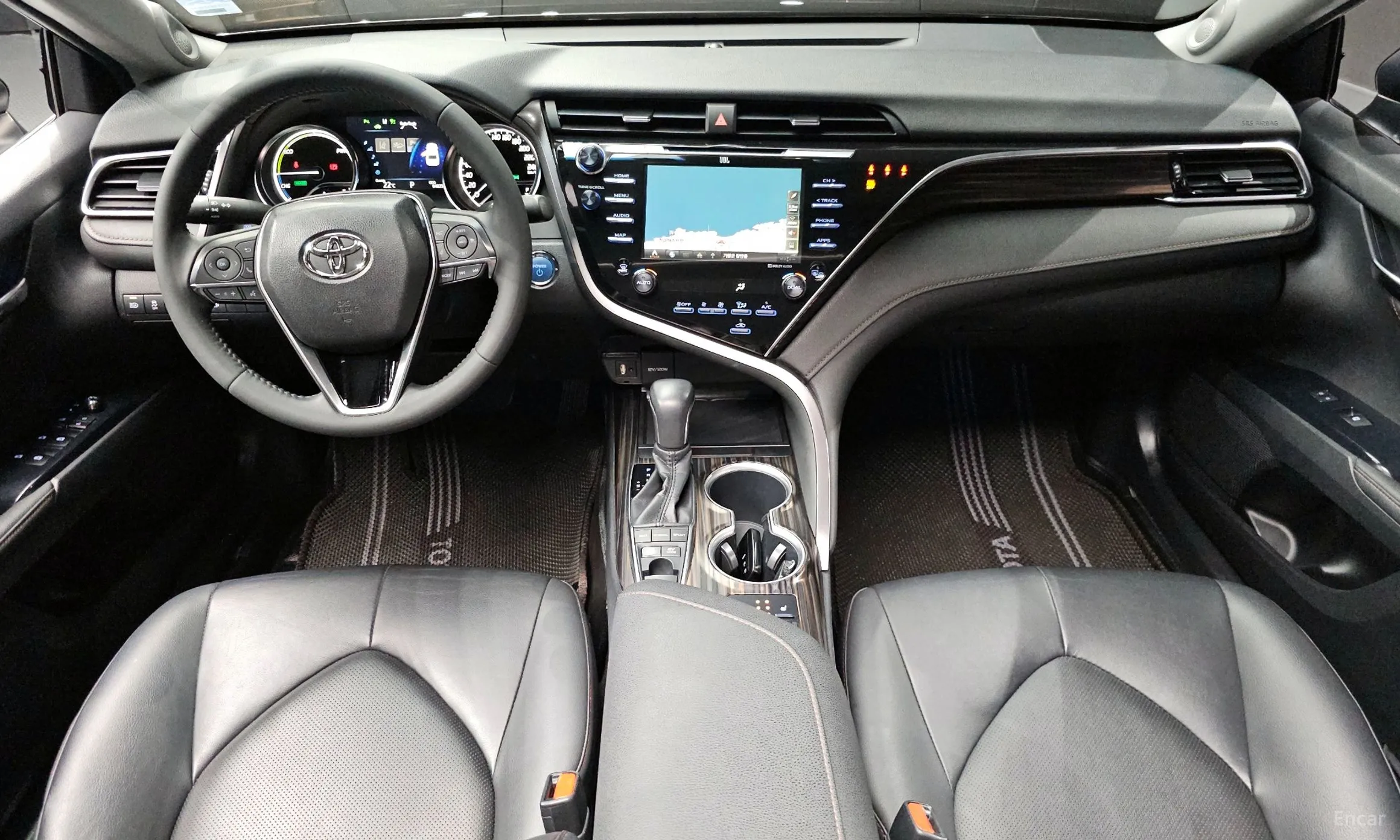 Toyota Camry (XV70) превью 7