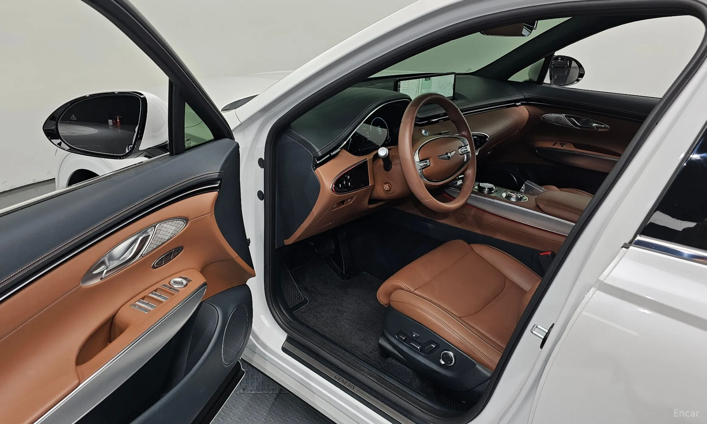Genesis GV70 превью 10