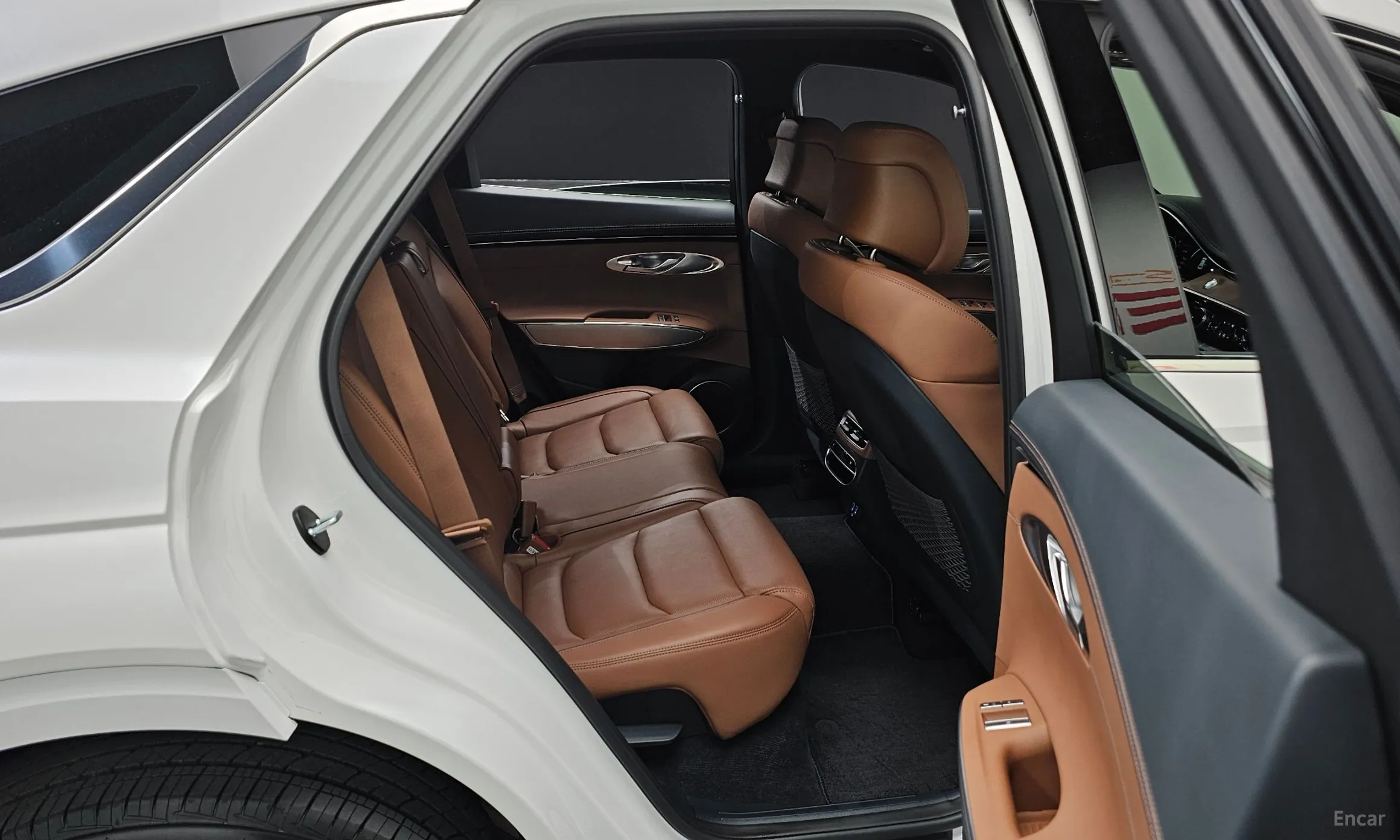 Genesis GV70 превью 11