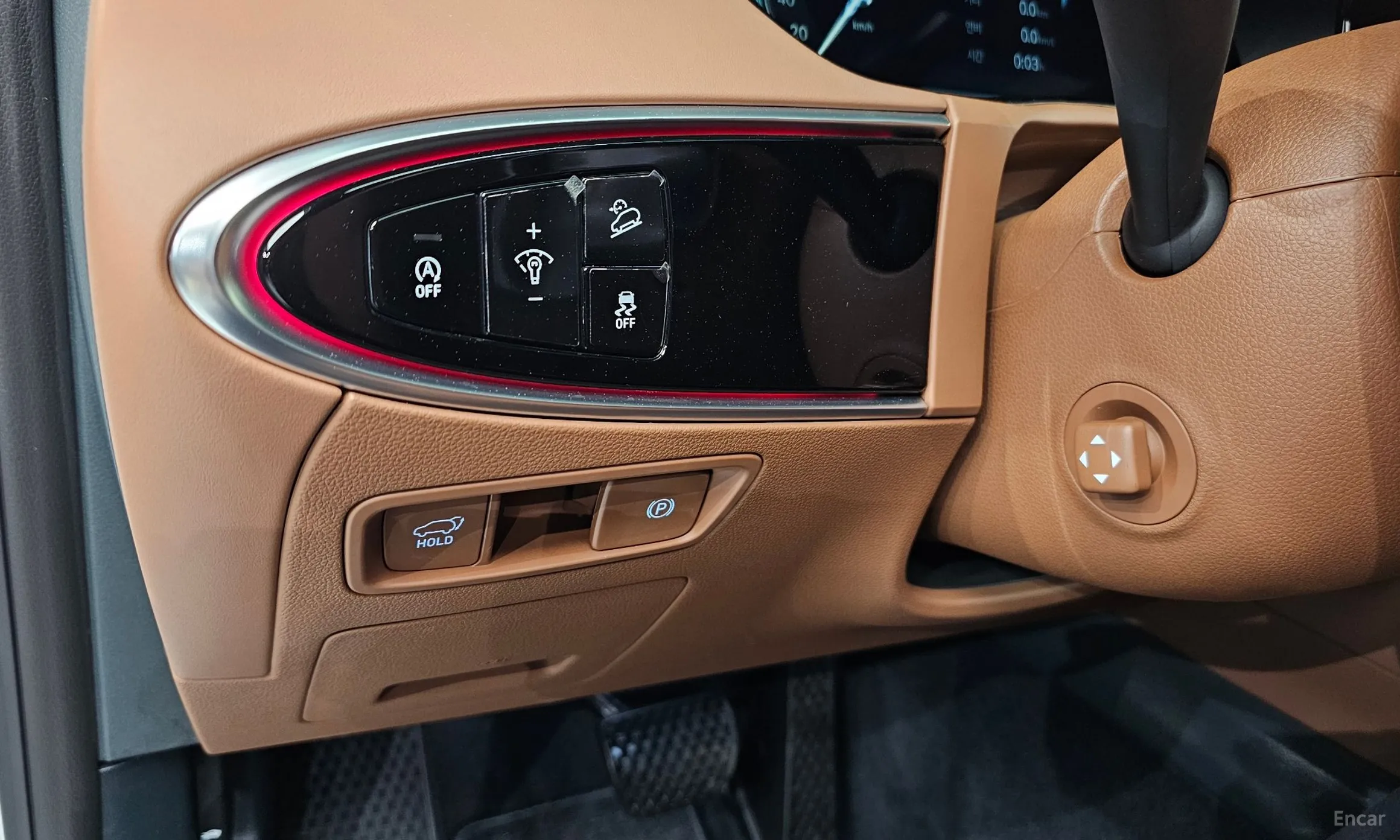 Genesis GV70 превью 18