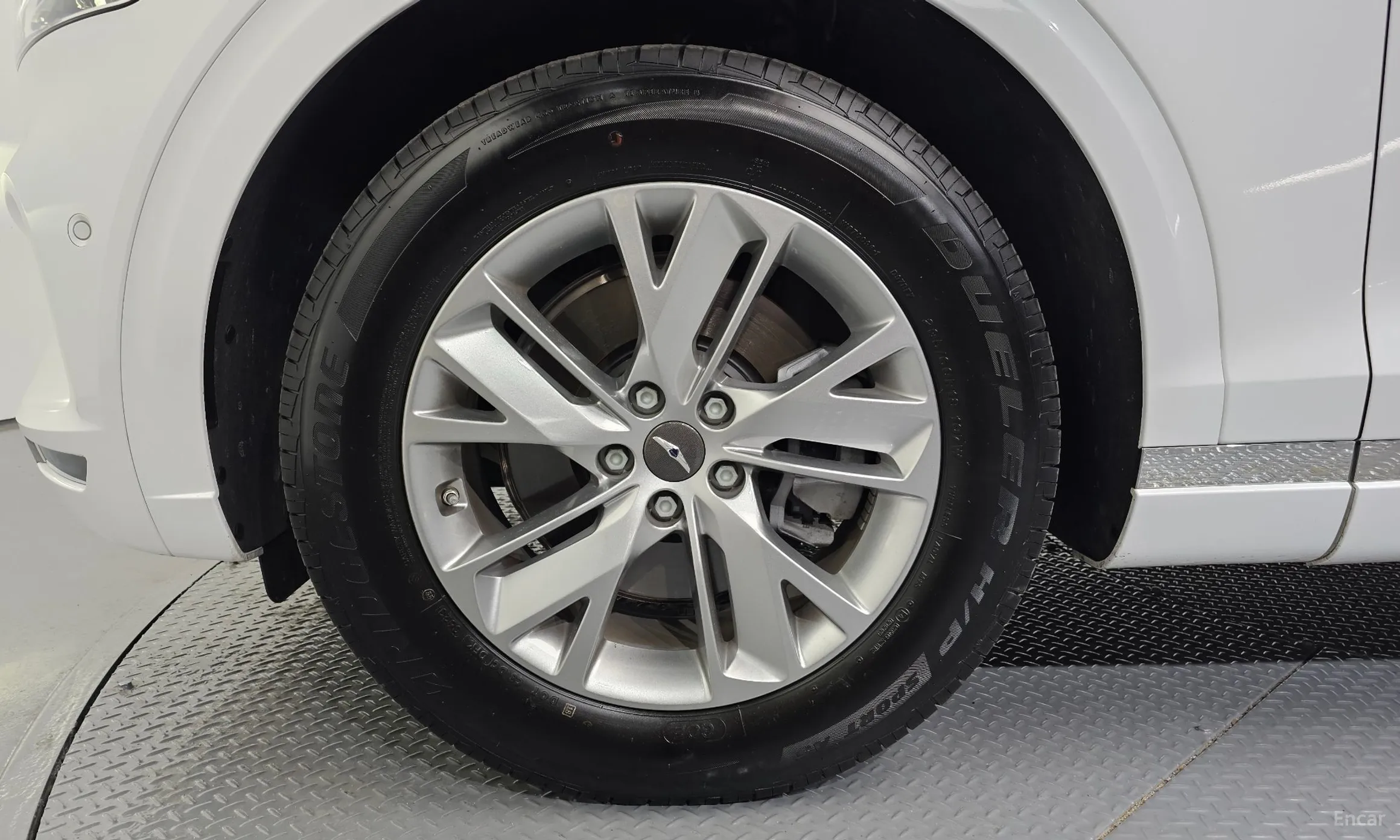 Genesis GV70 превью 5