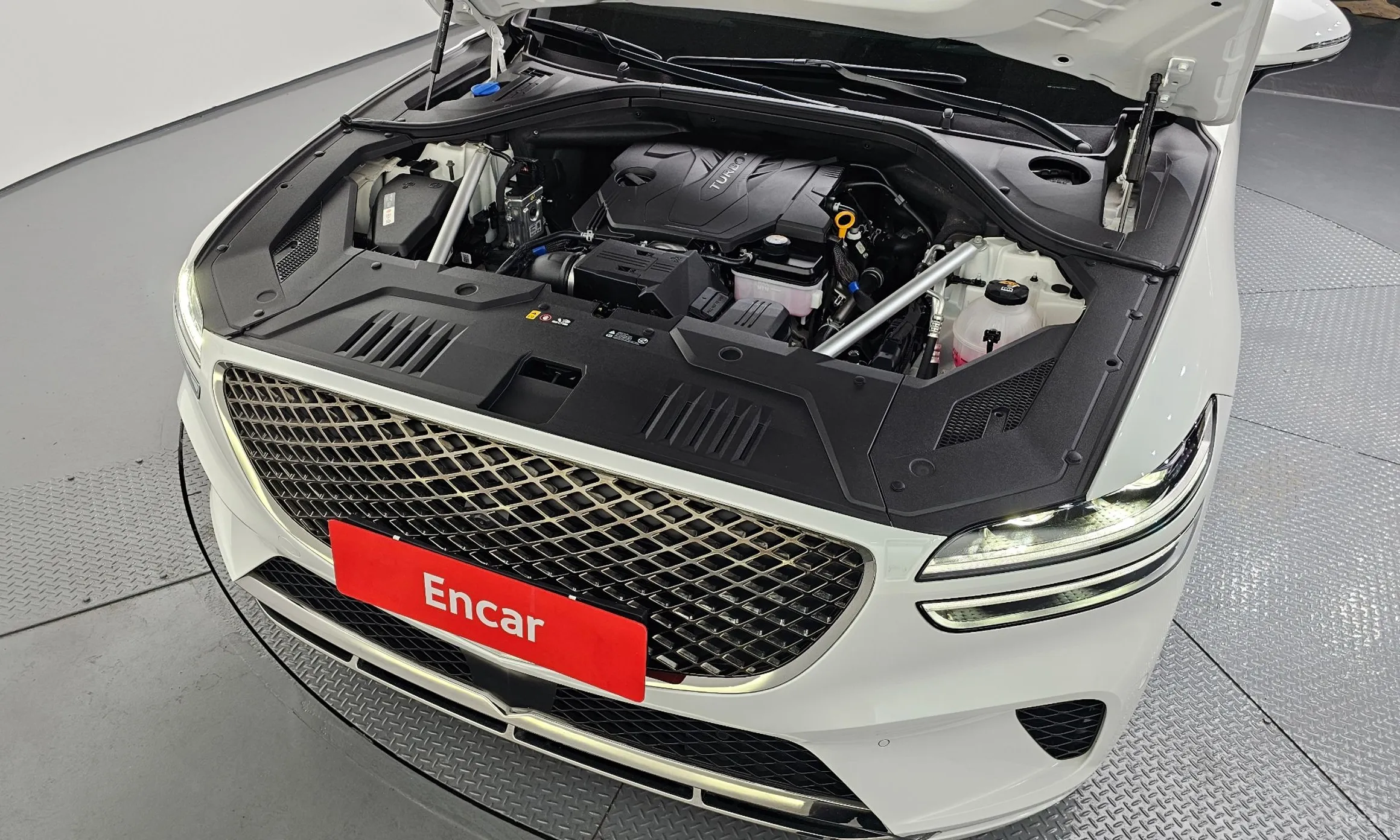 Genesis GV70 превью 6