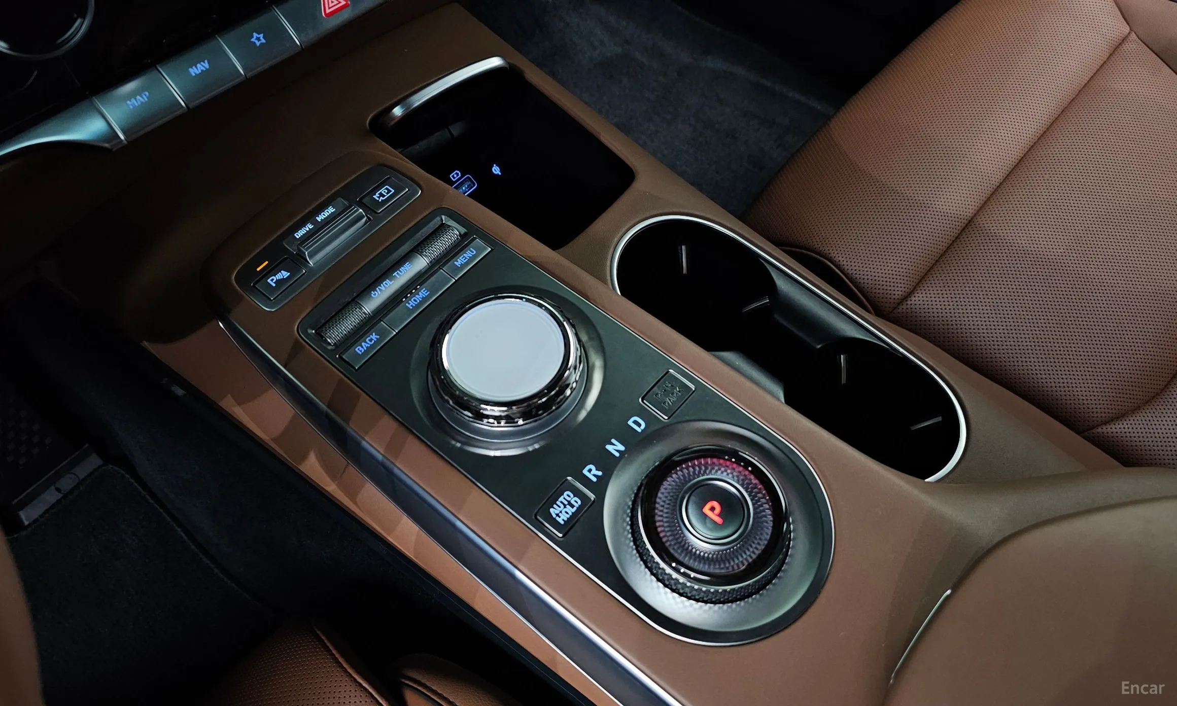 Genesis GV70 превью 9