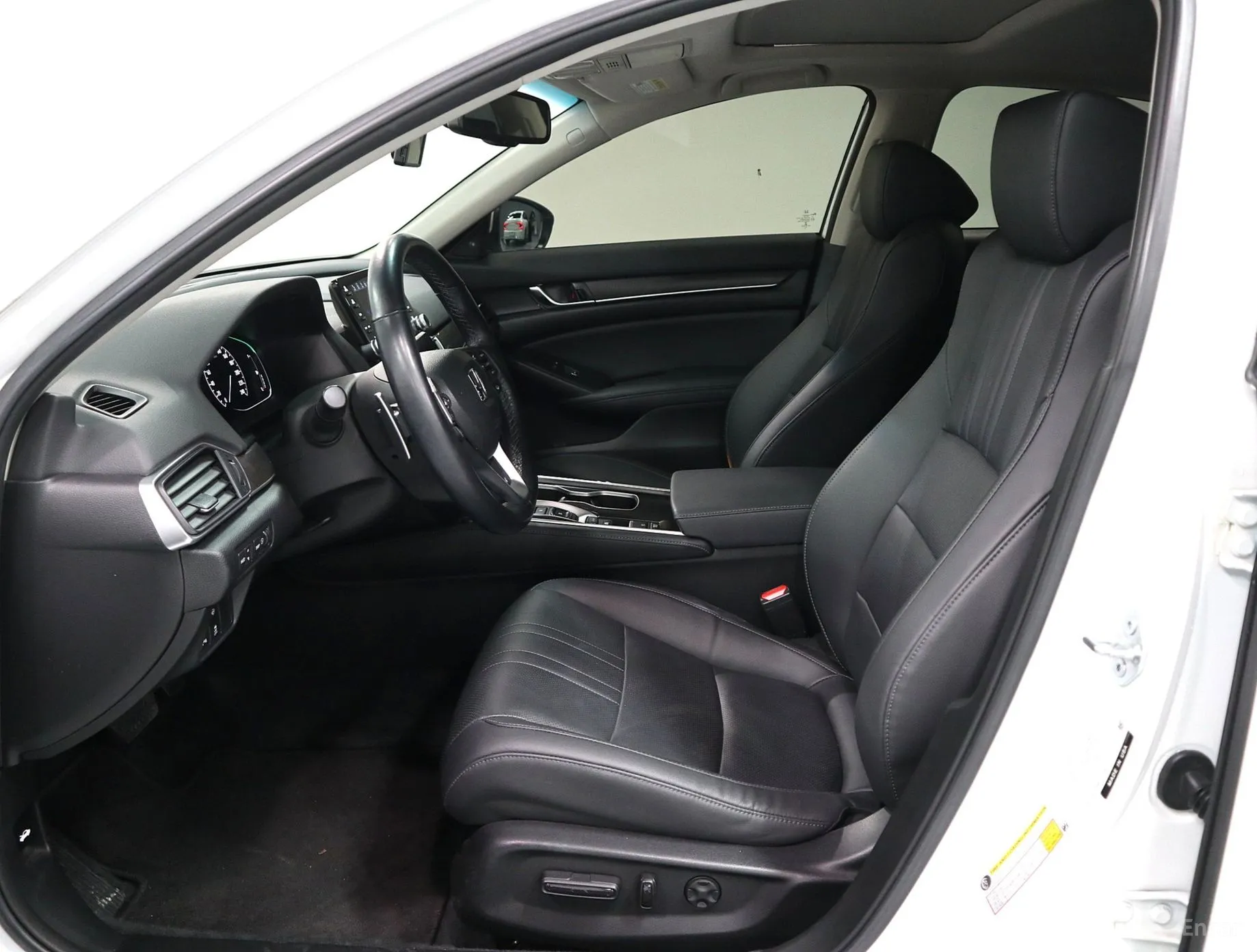 Honda Accord 10th Generation превью 10