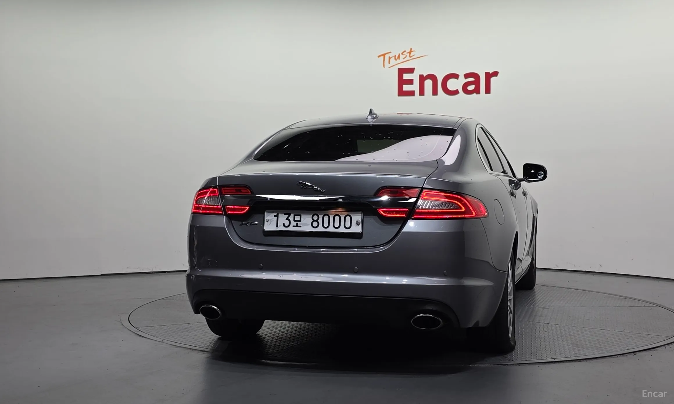 Jaguar New XF превью 4