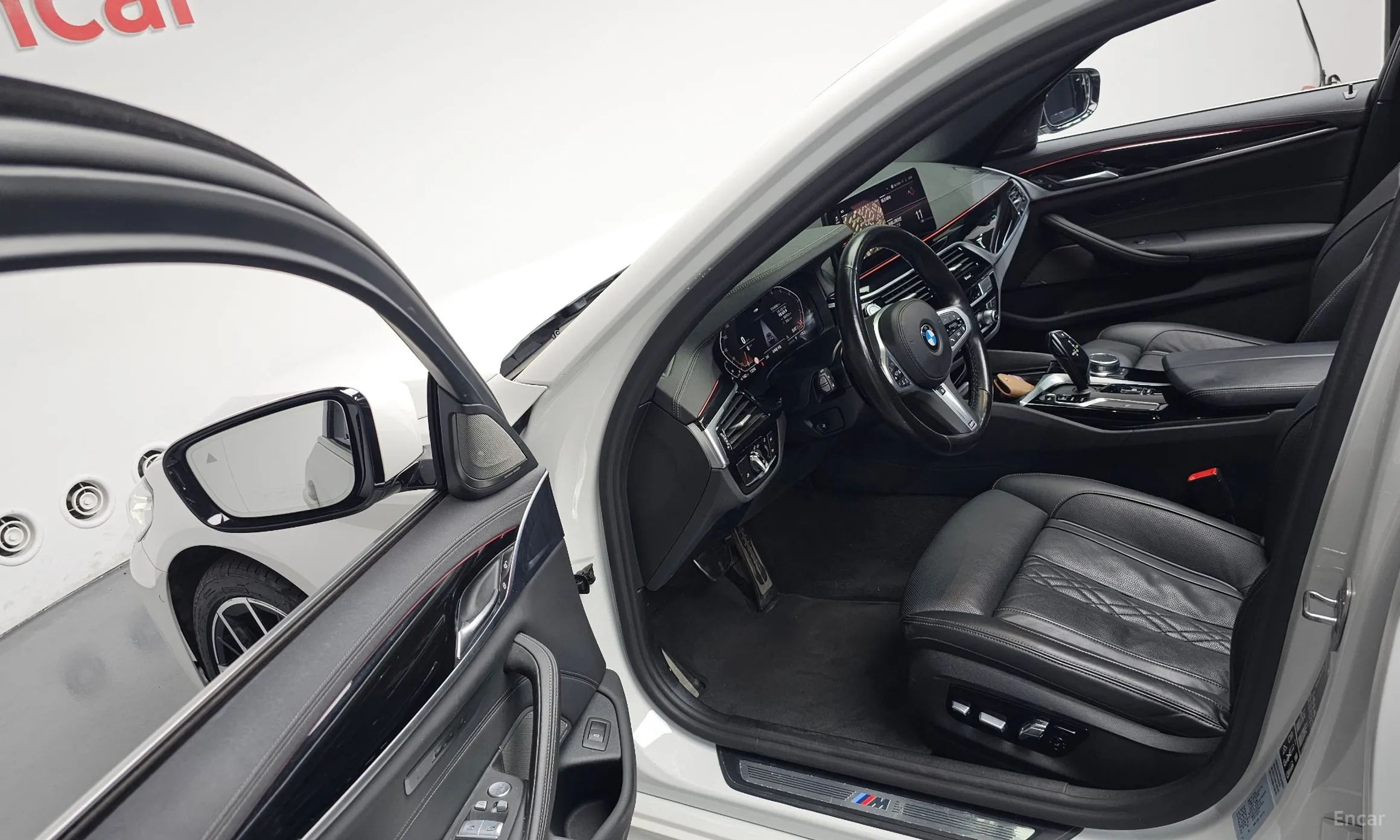 BMW 5 Series (G30) превью 10