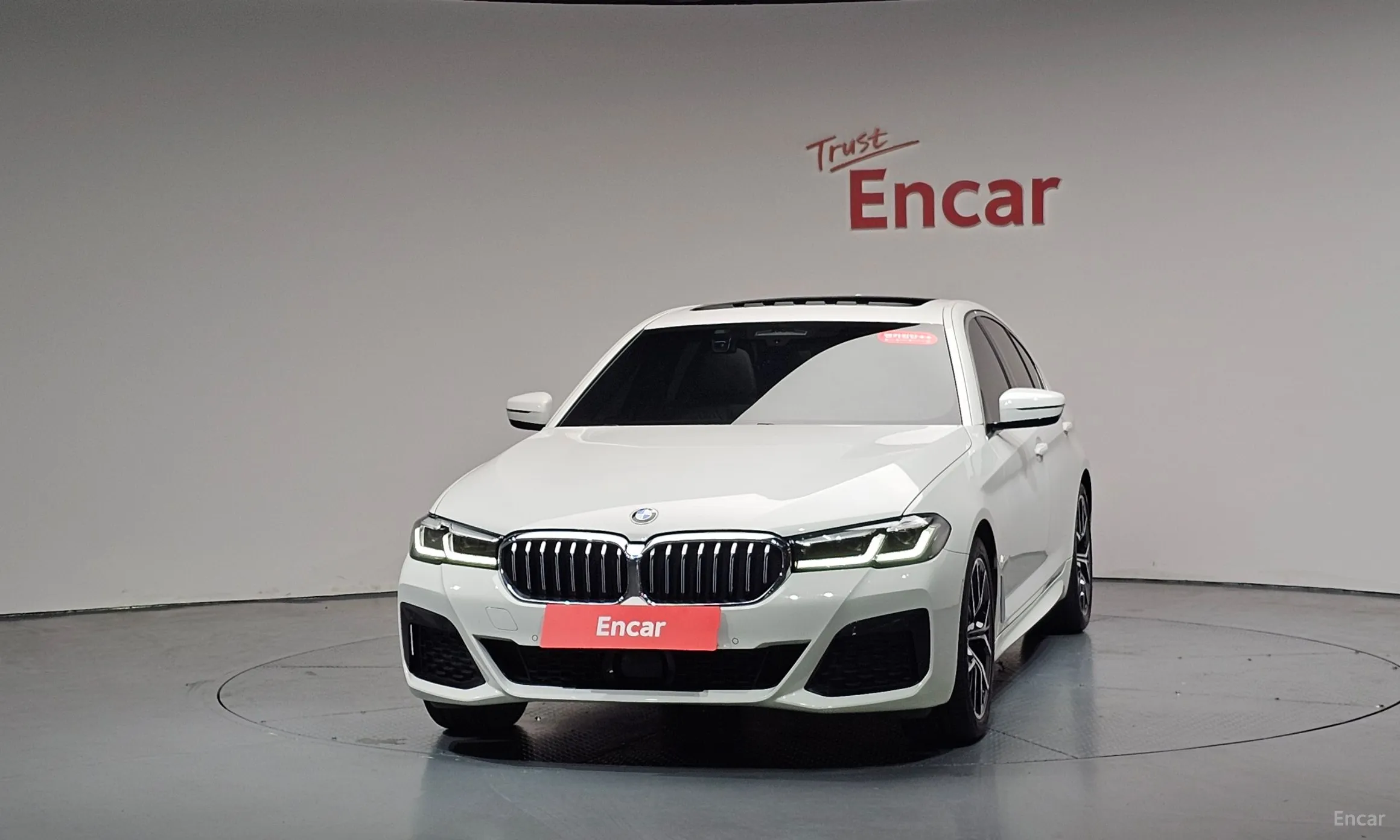 BMW 5 Series (G30) превью 3