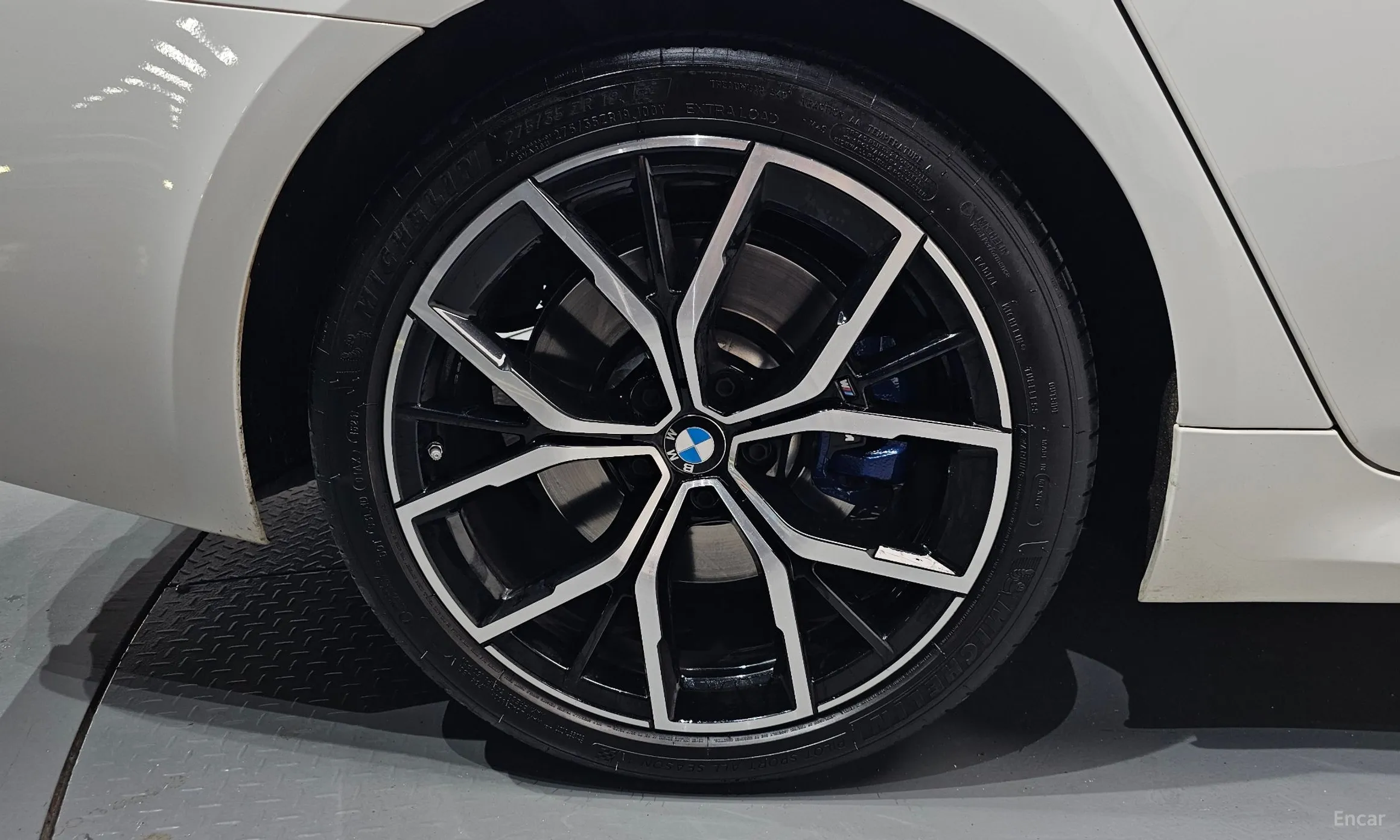 BMW 5 Series (G30) превью 5