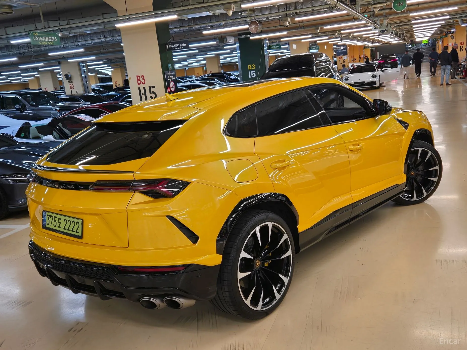 Lamborghini Urus превью 7