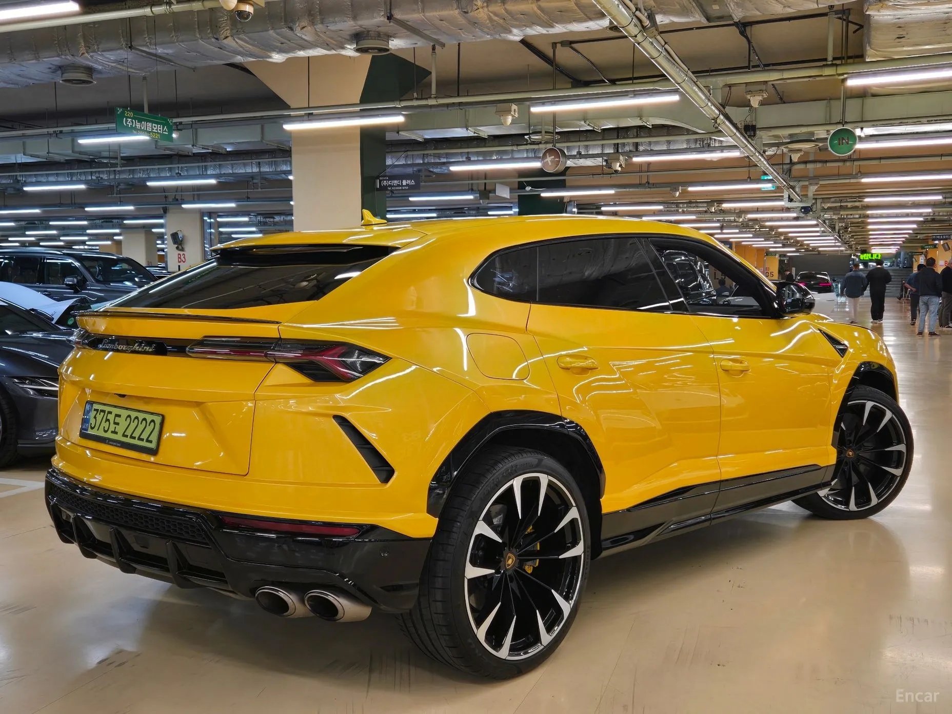 Lamborghini Urus превью 8