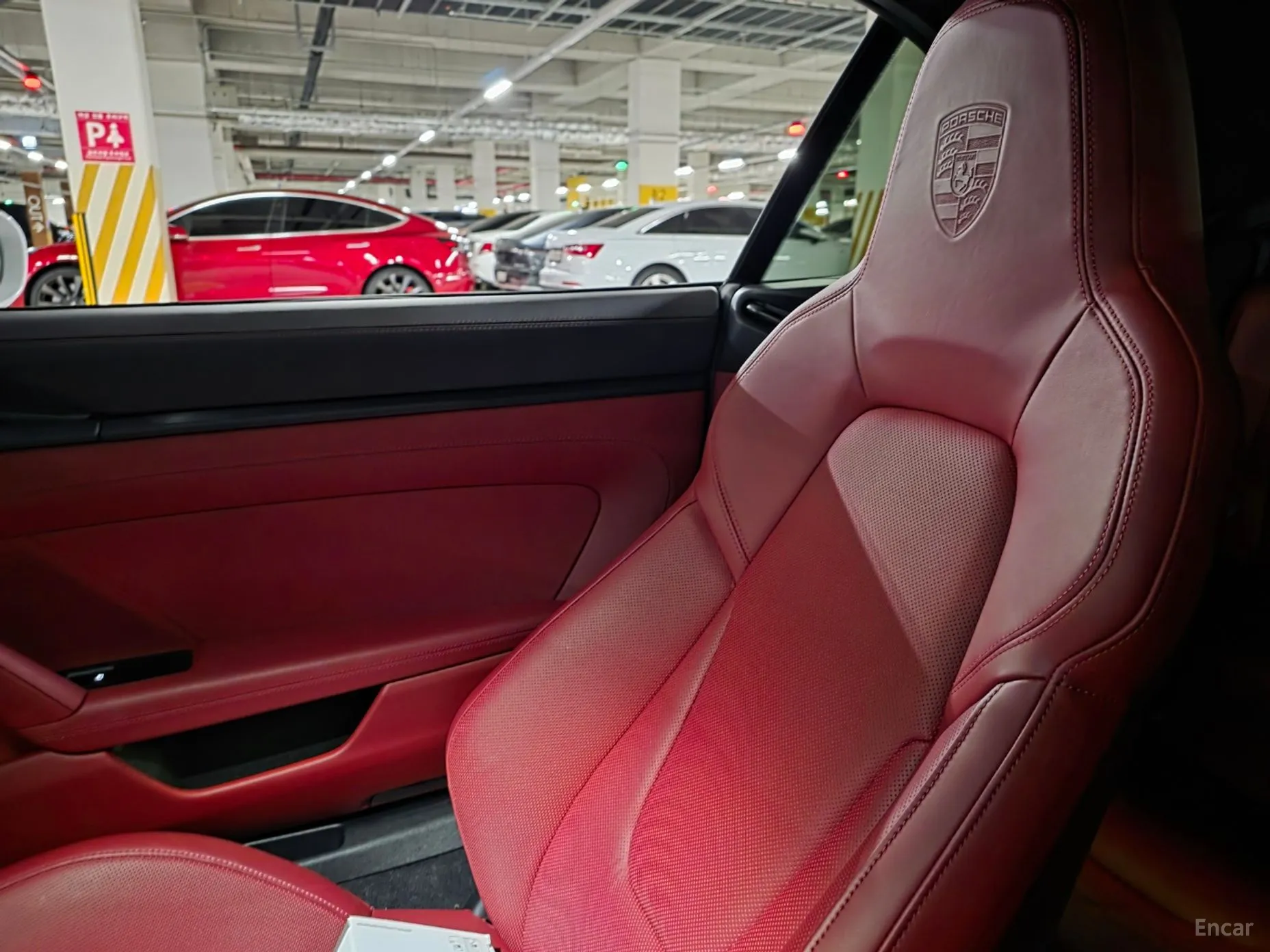 Porsche 911 (992) превью 10
