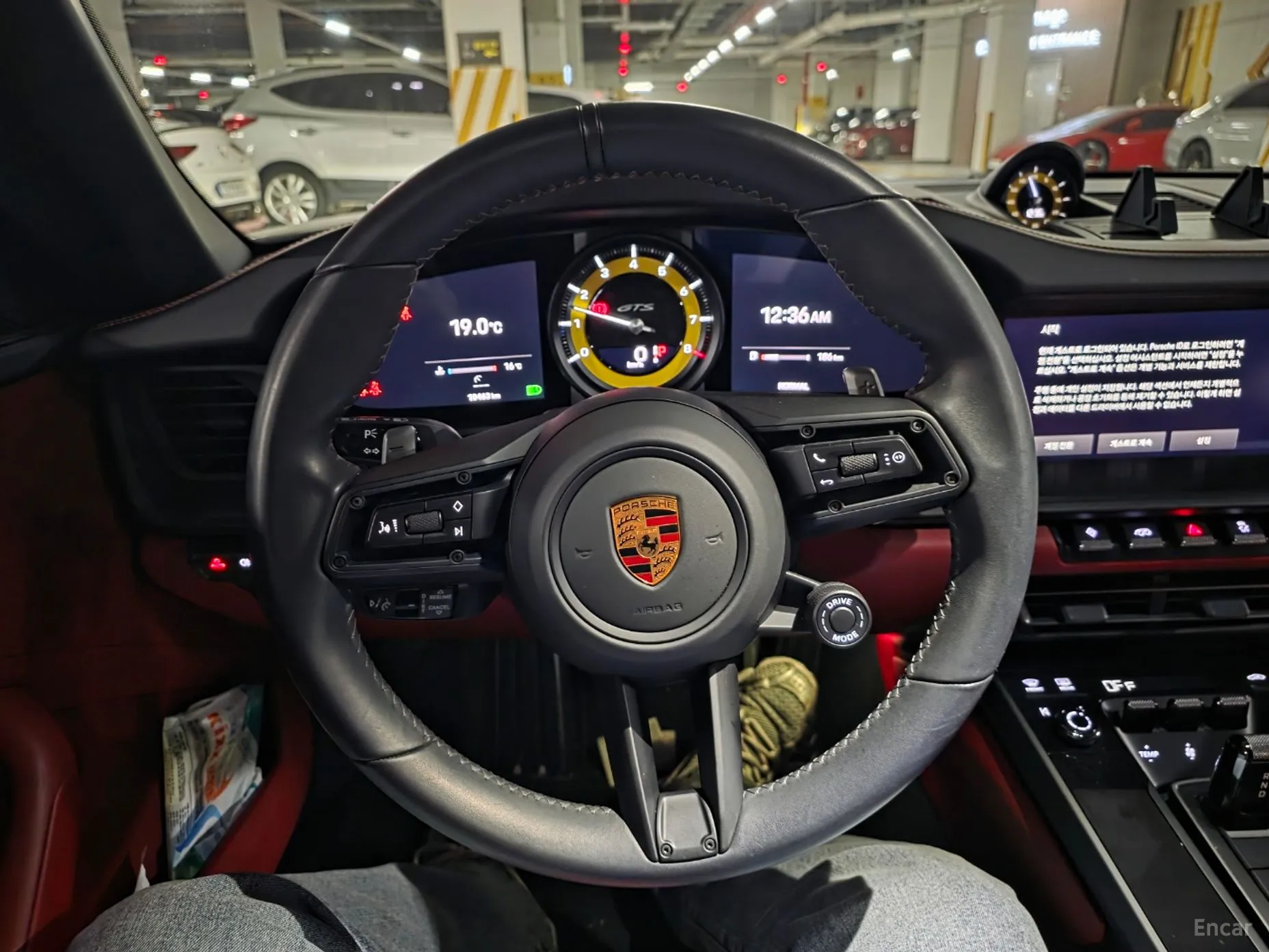 Porsche 911 (992) превью 7