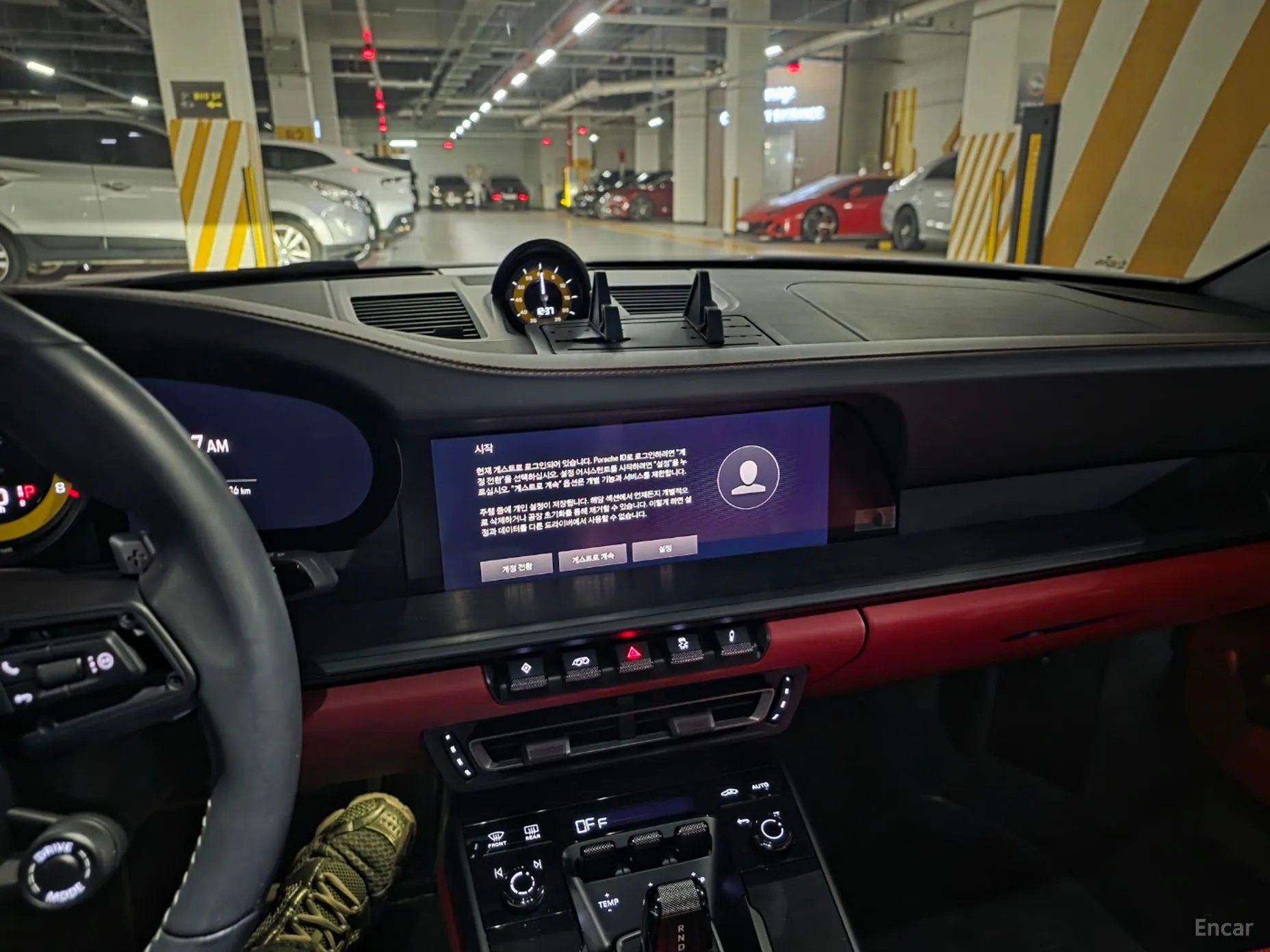 Porsche 911 (992) превью 8