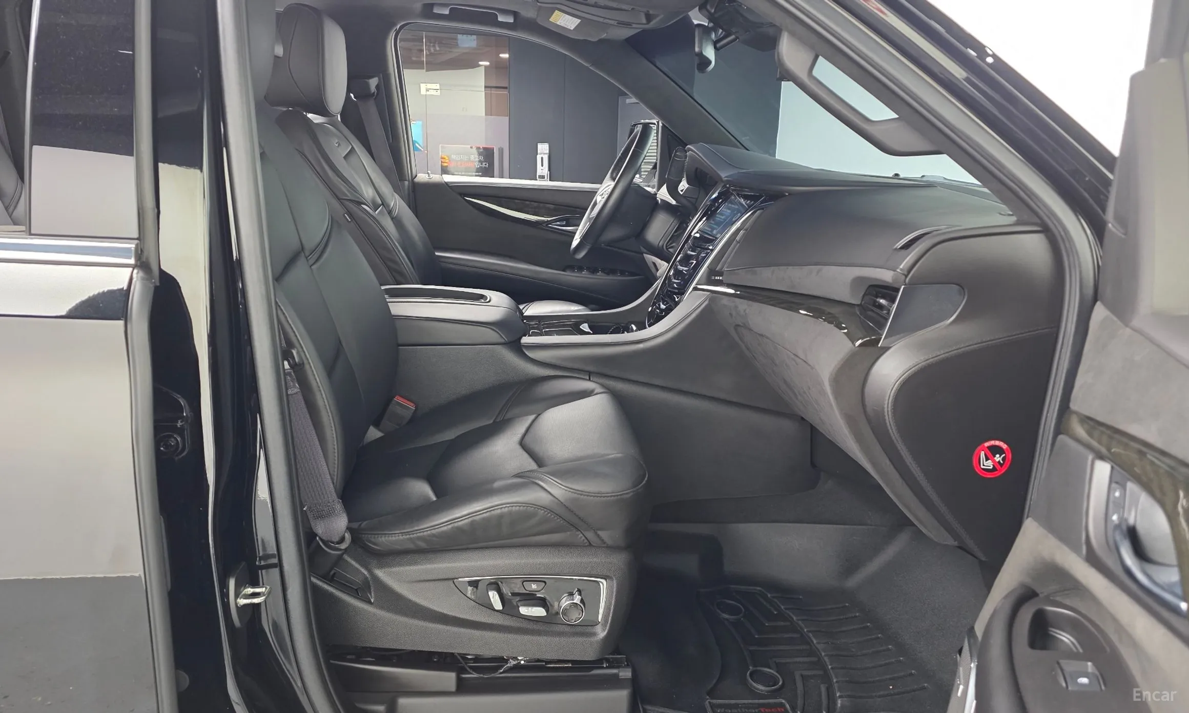 Cadillac Escalade превью 12
