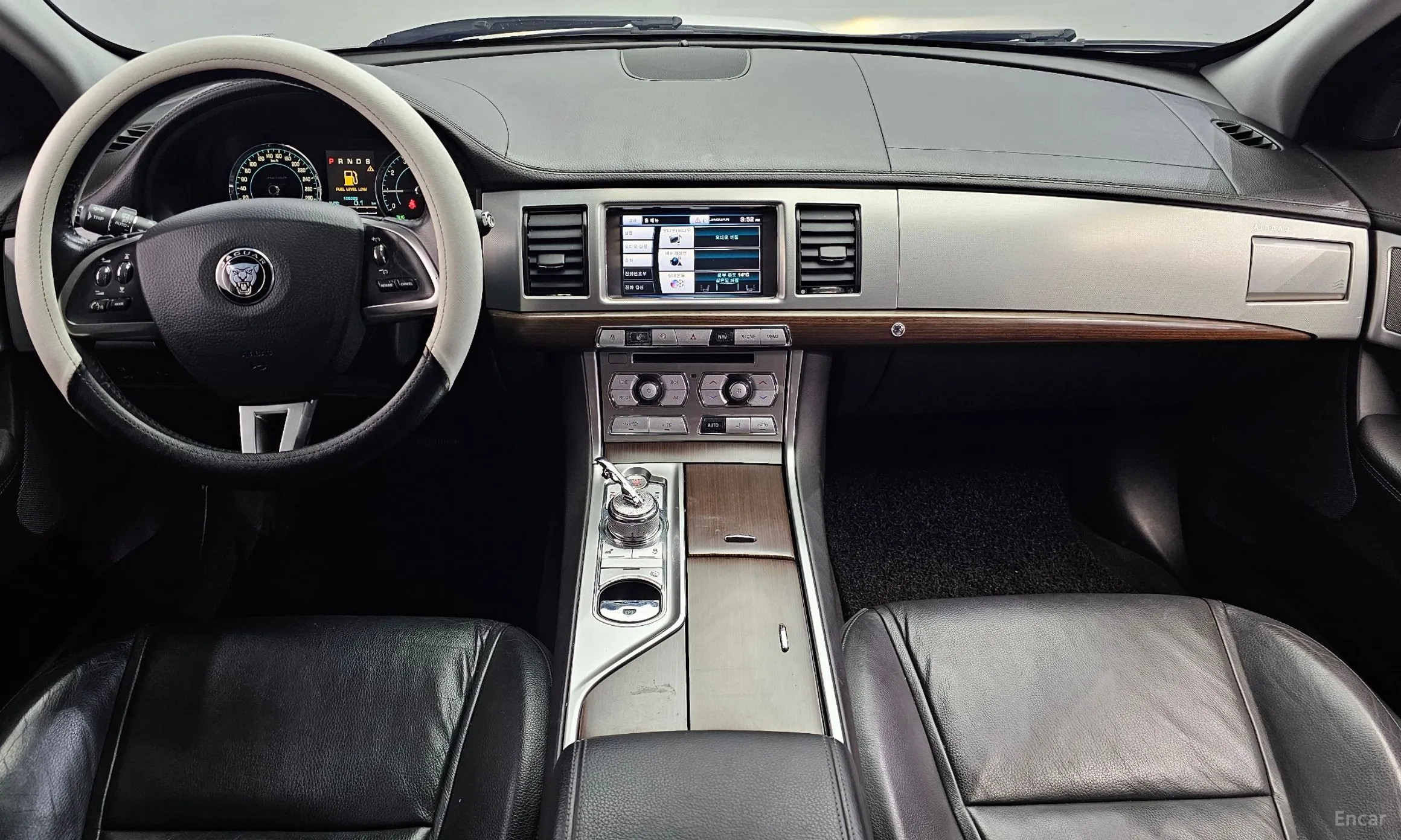 Jaguar New XF превью 7