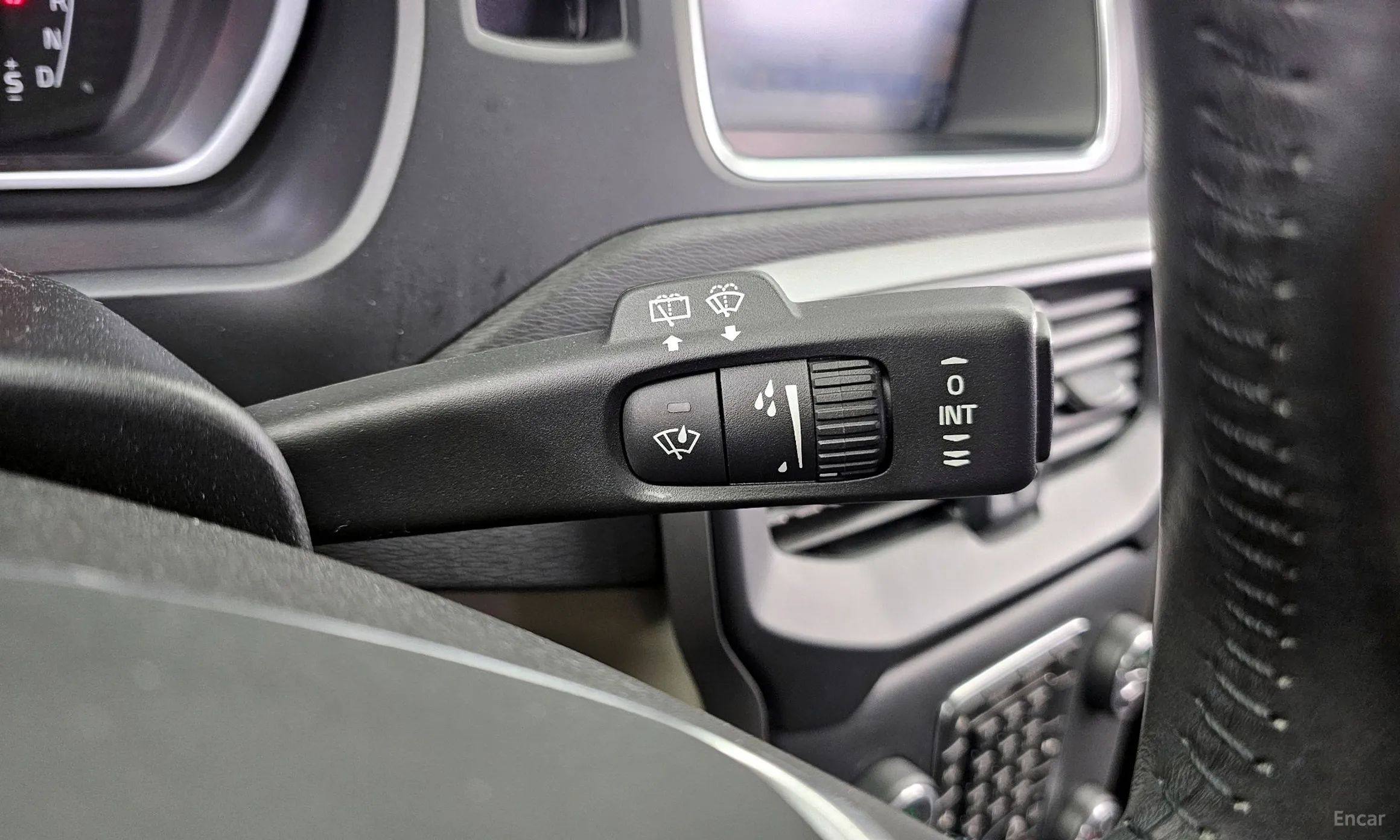 Volvo V40 превью 17