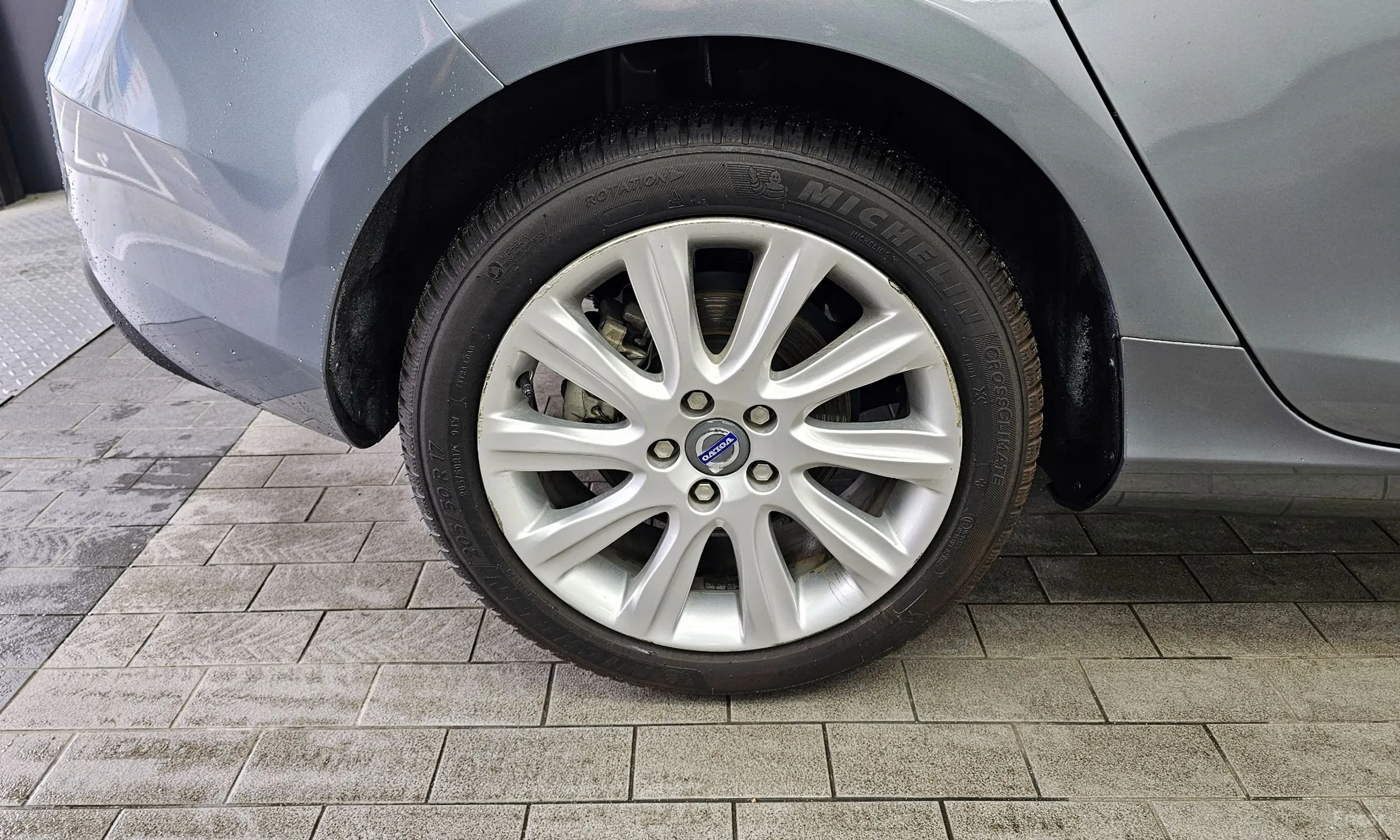 Volvo V40 превью 5
