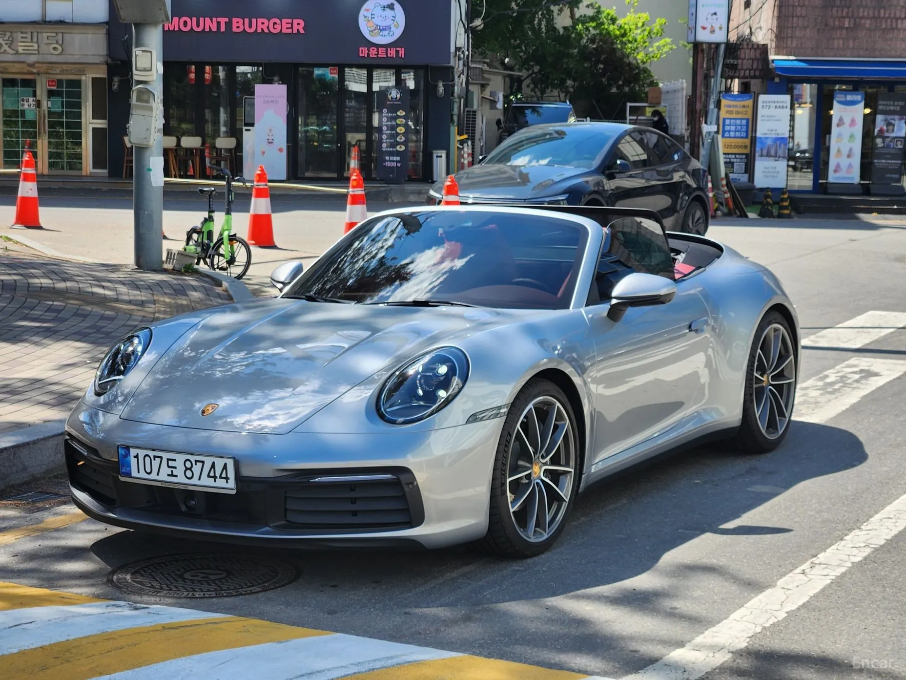 Porsche 911 (992)
